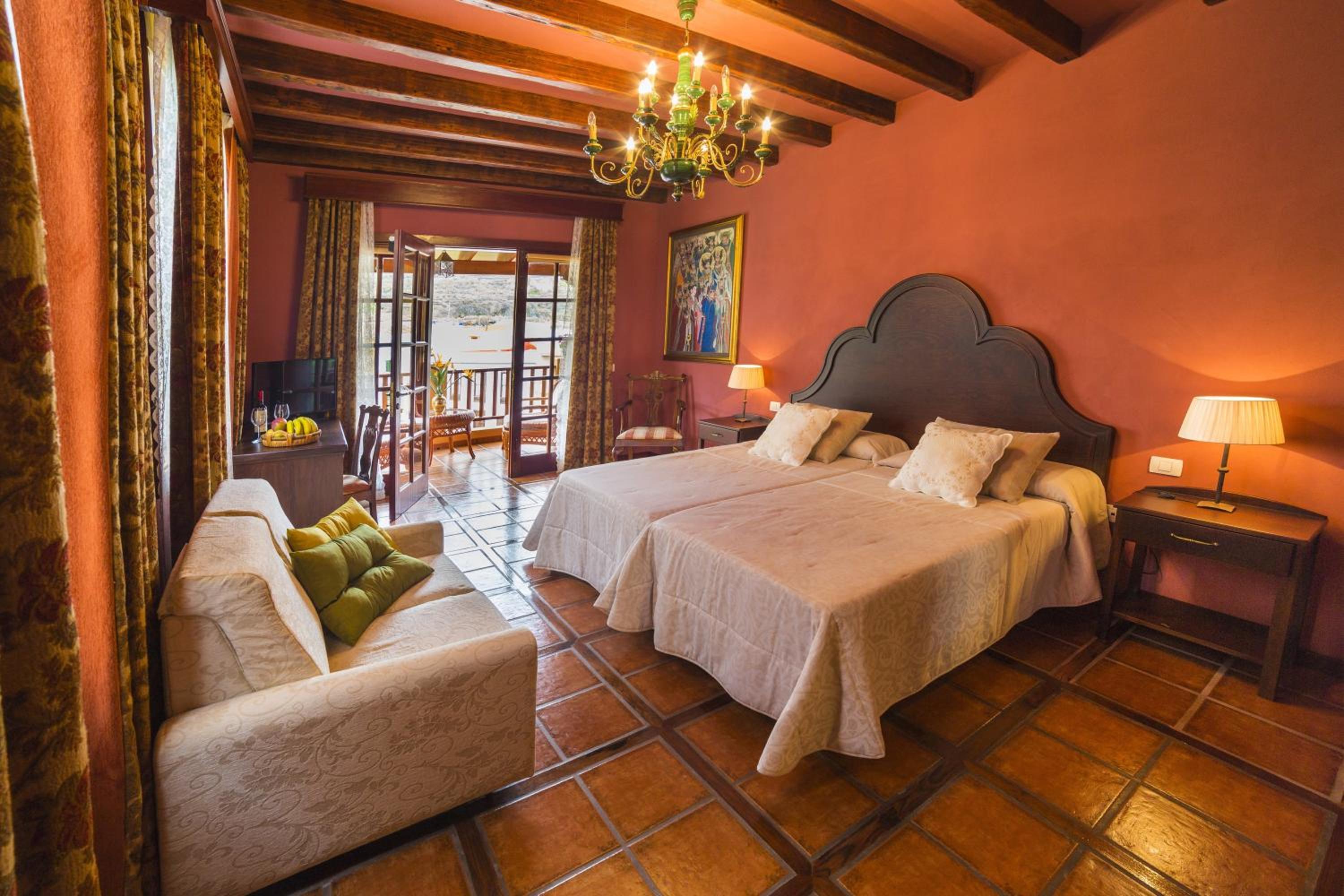 Hotel Emblemático San Marcos en Icod de los Vinos — hotel room