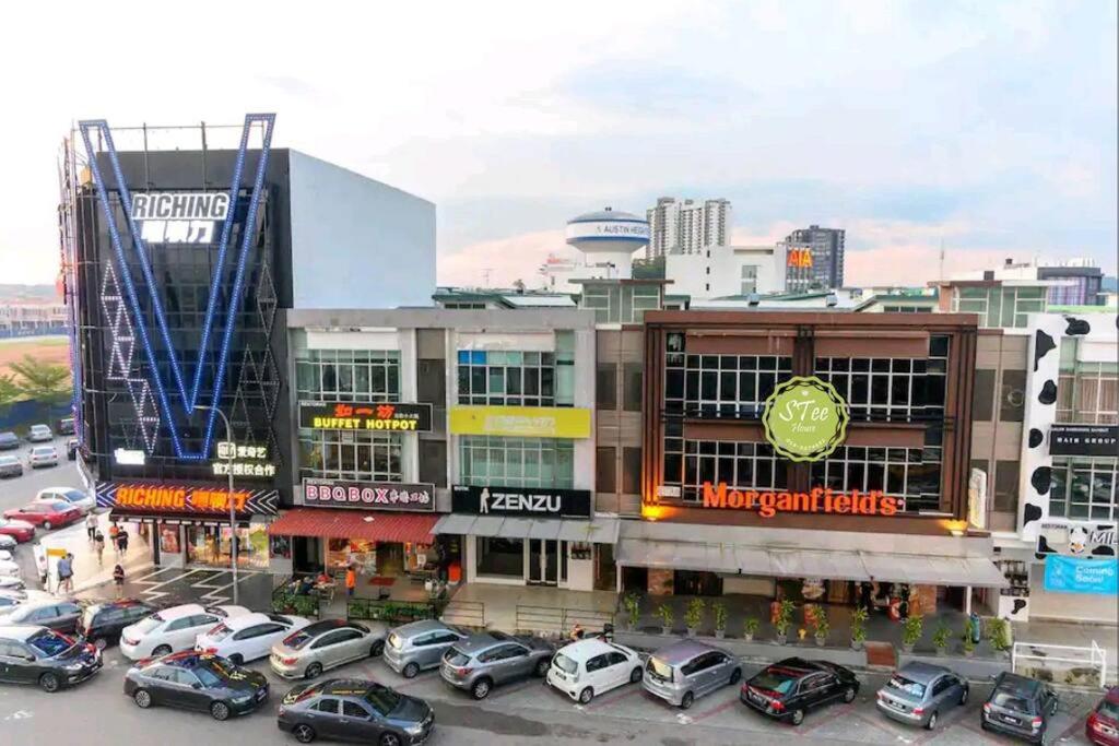 Oscar 4 pax- Mount Austin-Netflix -Ikea Toppen-Jusco