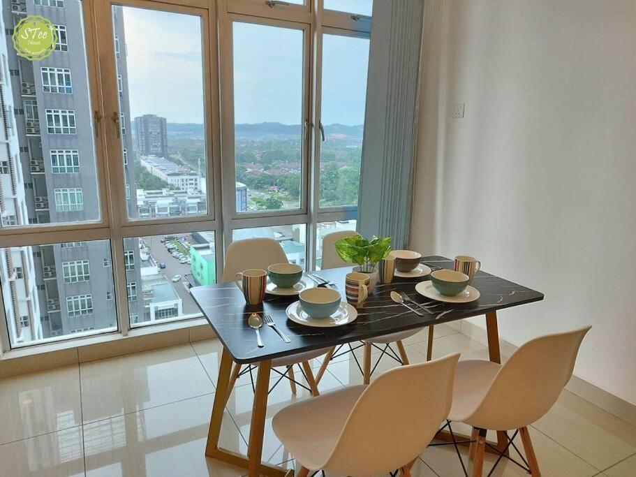 Oscar 4 pax- Mount Austin-Netflix -Ikea Toppen-Jusco