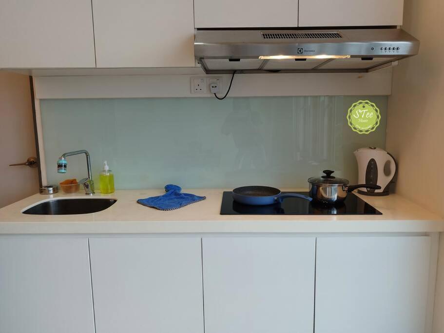 Oscar 4 pax- Mount Austin-Netflix -Ikea Toppen-Jusco