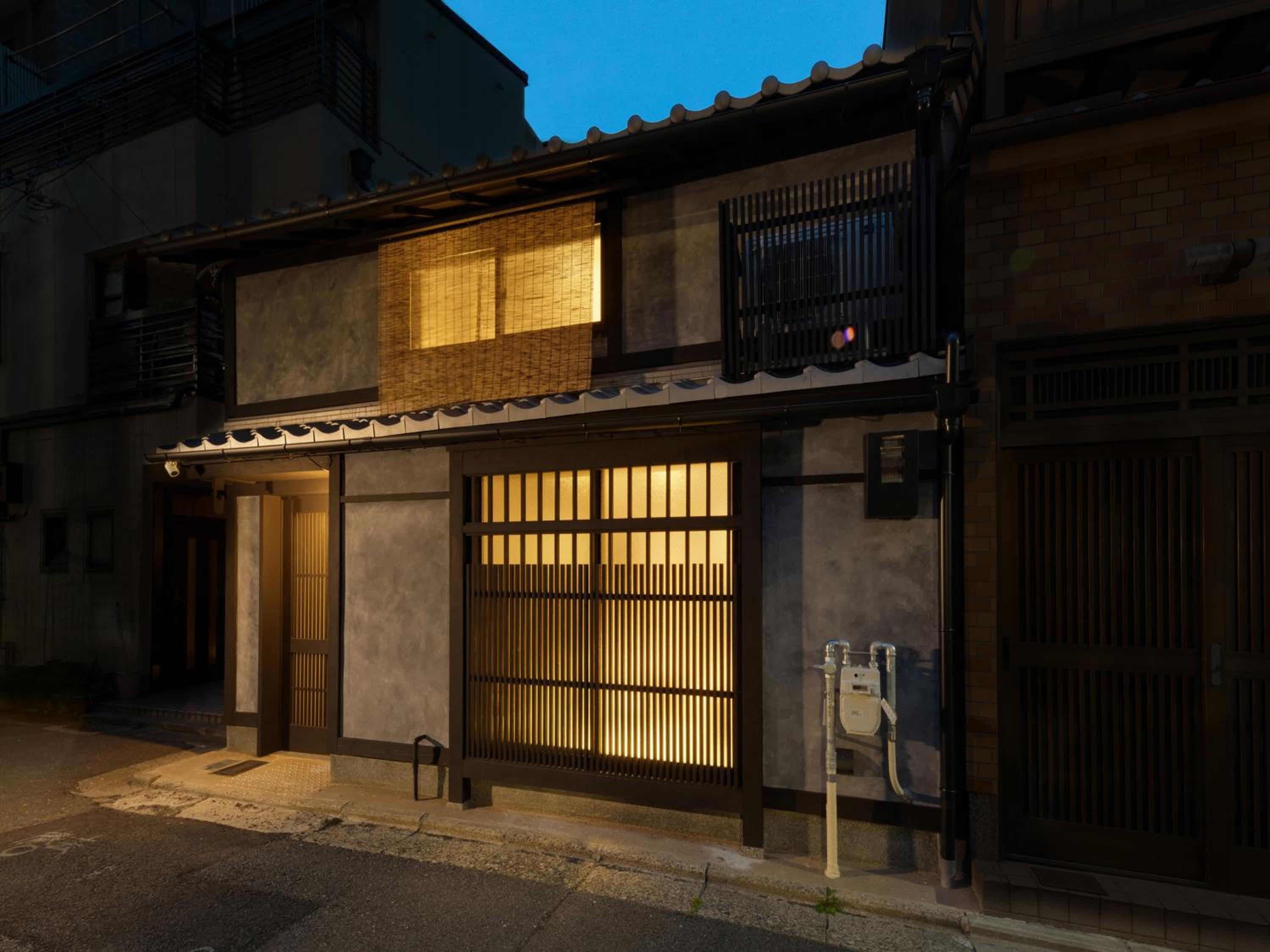 Tsumugi GionShirakawa