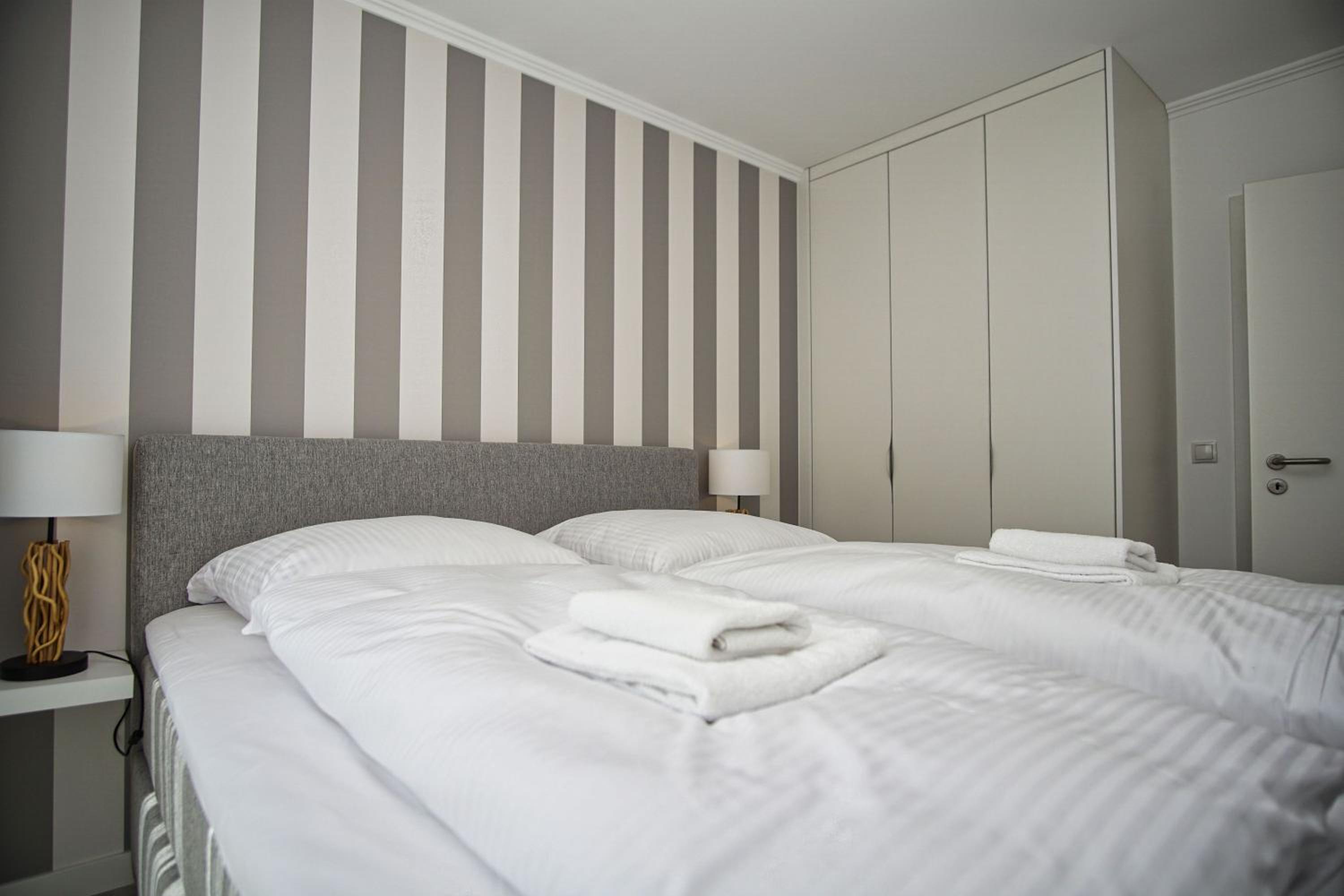 Terrasse, gratis Nutzung vom AHOI Erlebnisbad und Sauna in Sellin - Meeresblick FeWo 78