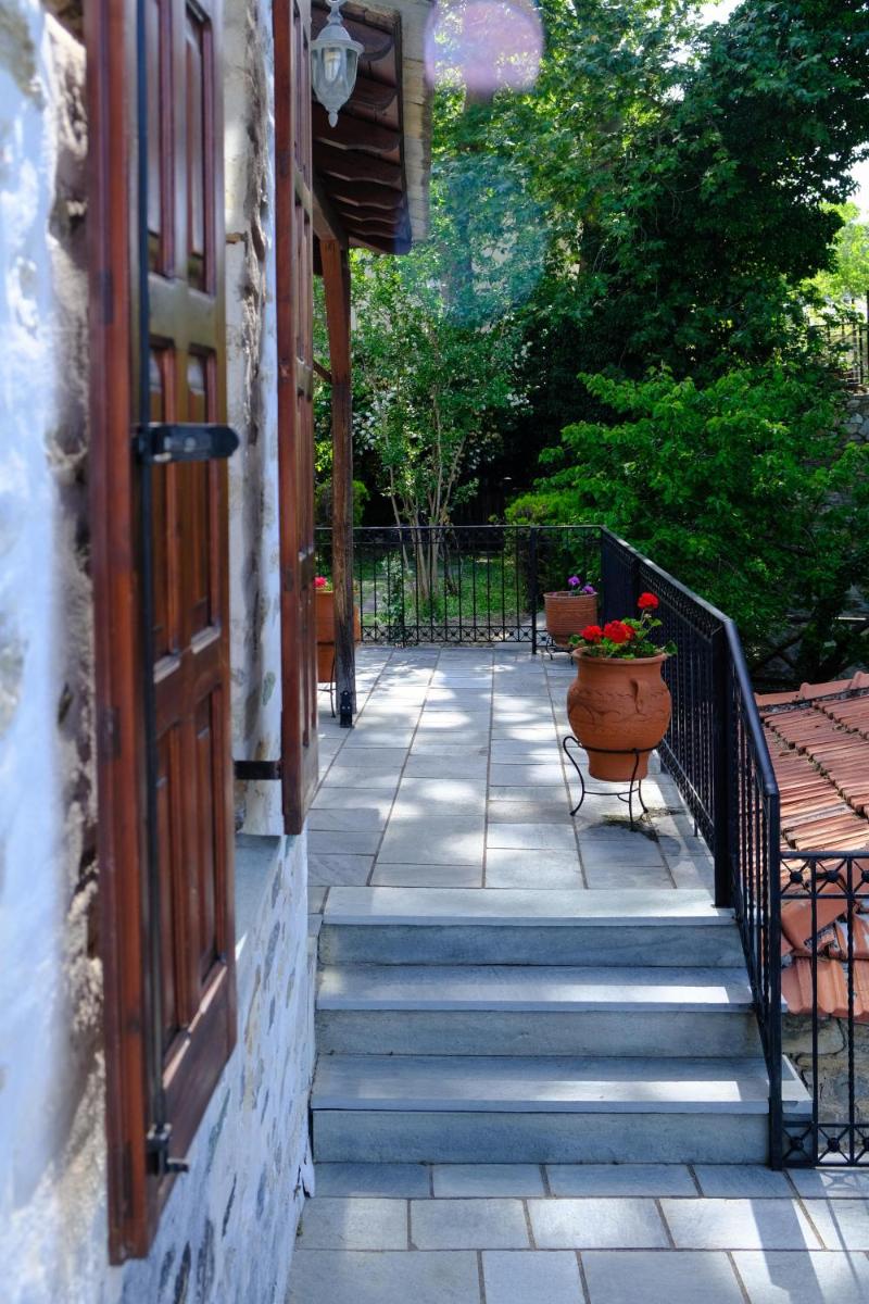 Traditional Pelion Mansion in Vizitsa view 4