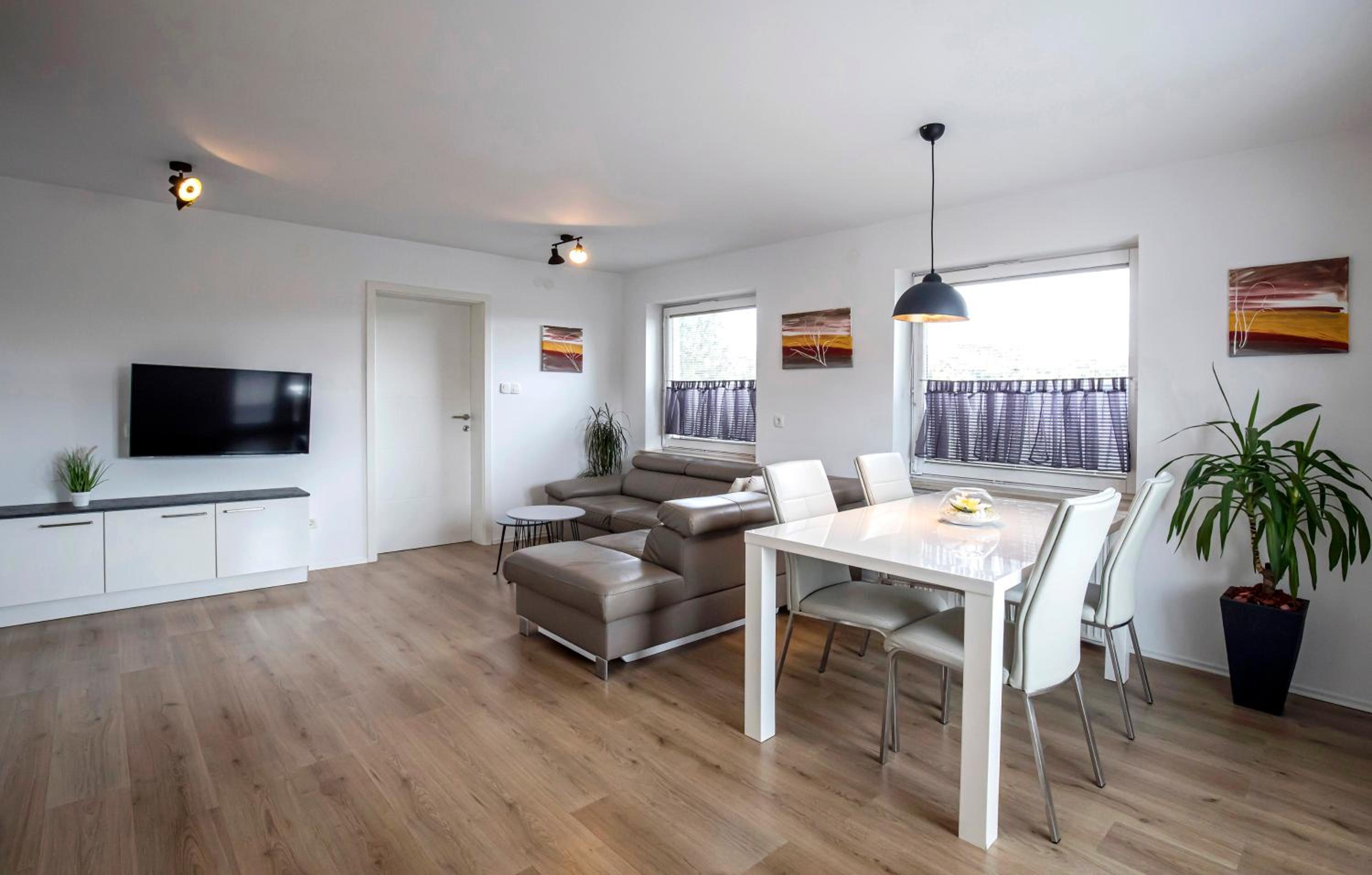 Apartments Vila Apolonia view 2