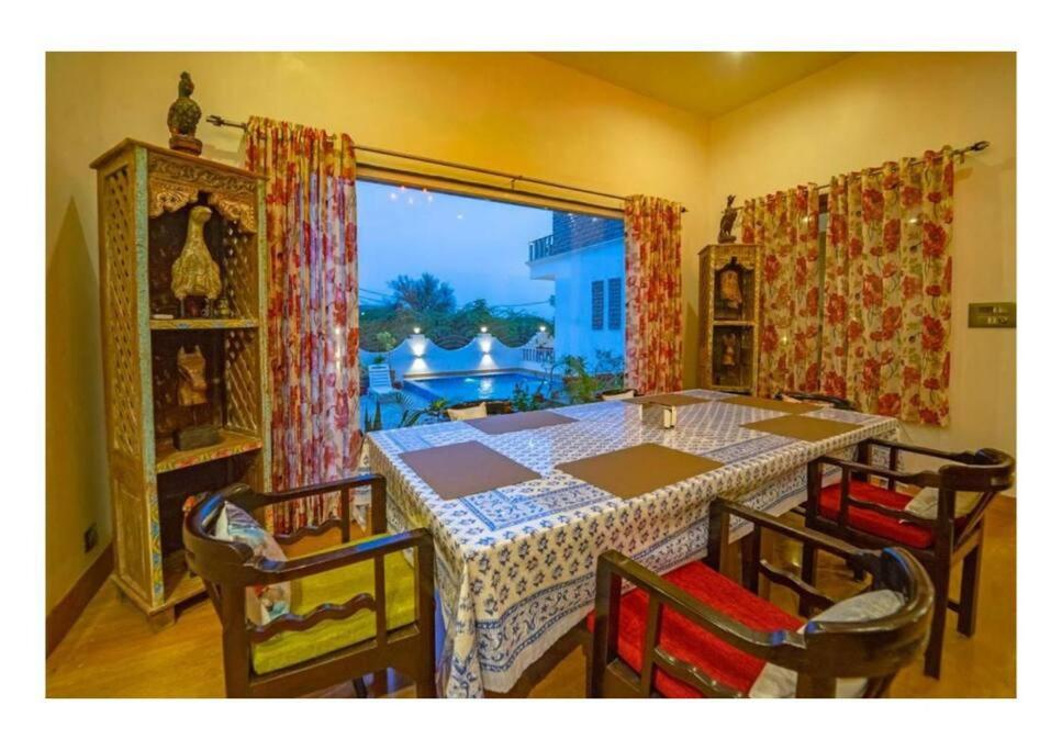 RedhomeX Casa Royale 5BHK view 4