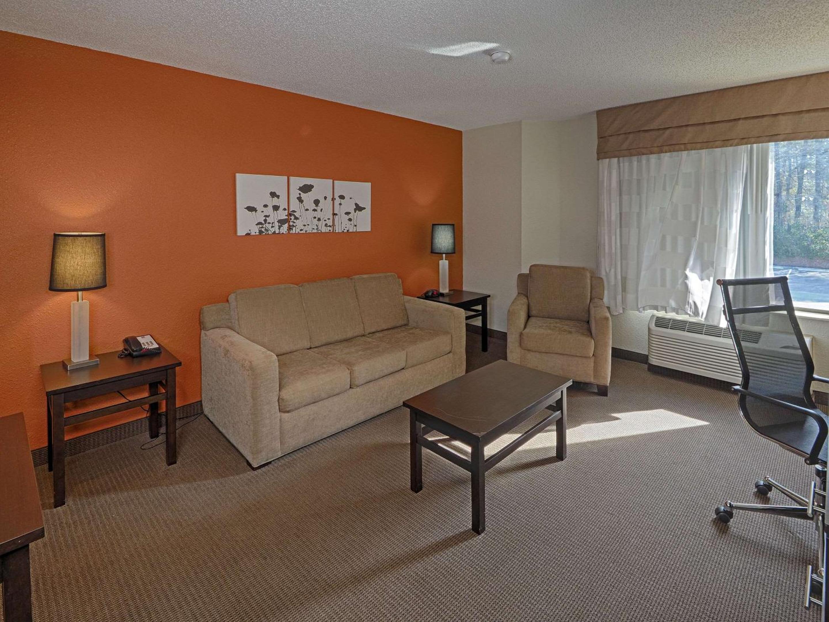 Spring Lake Vacations - Sleep Inn Suites Spring Lake - Fayetteville Near Fort Liberty - Property Image 4