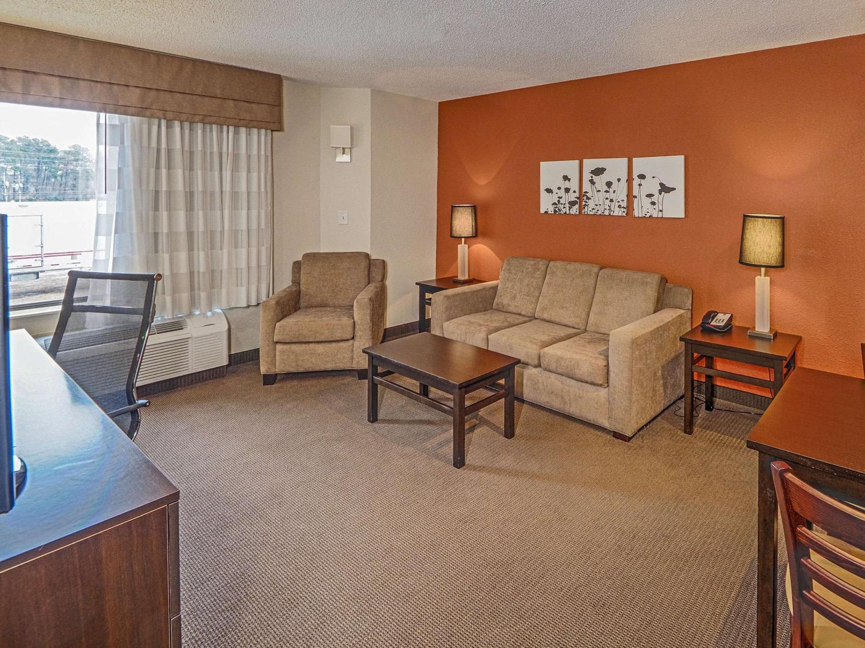 Spring Lake Vacations - Sleep Inn  Suites Spring Lake - Fayetteville Near Fort Liberty - Property Image 6