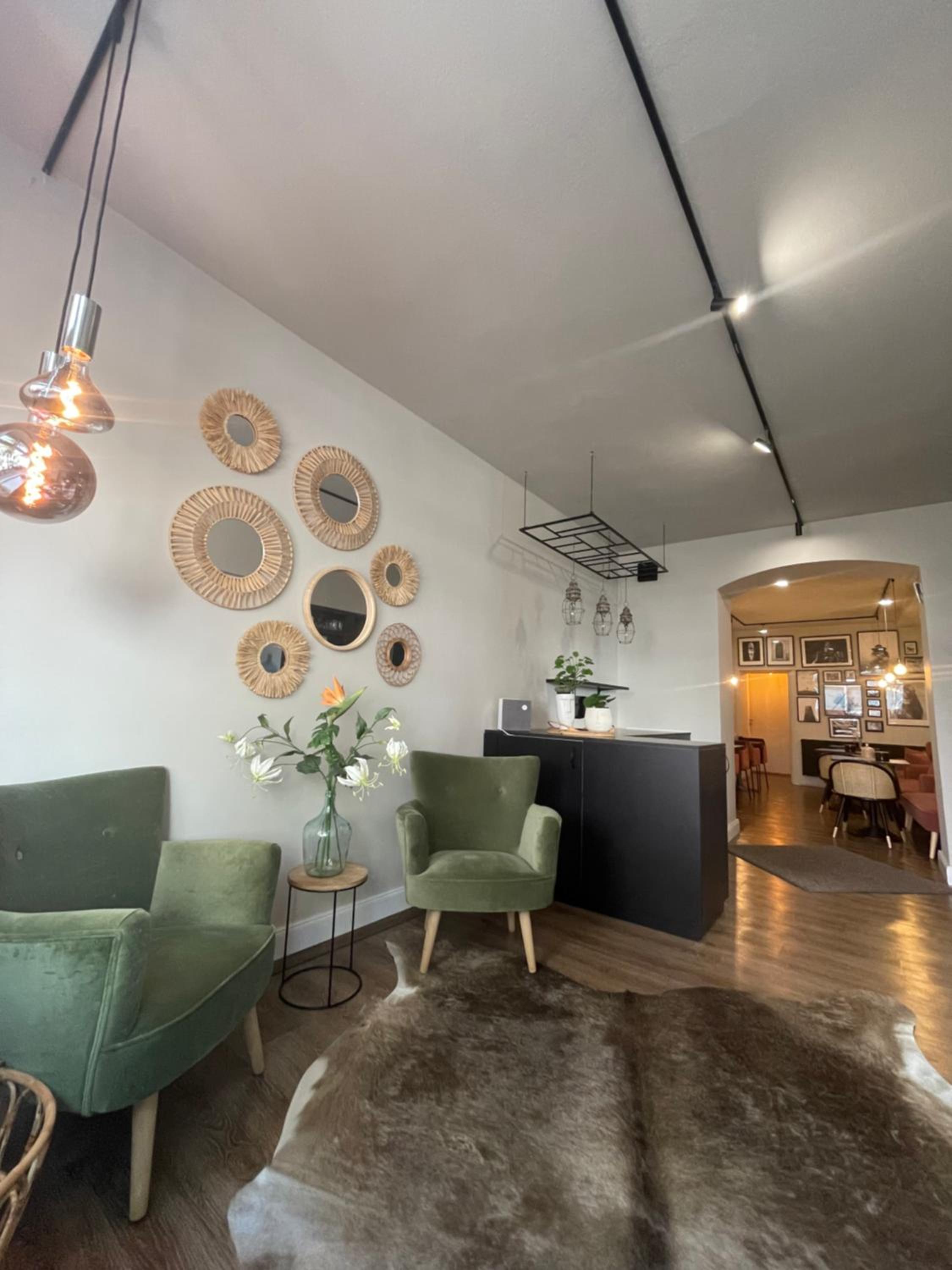 Hotel MAX Hotel Düsseldorf Self-Check-in - Image 1