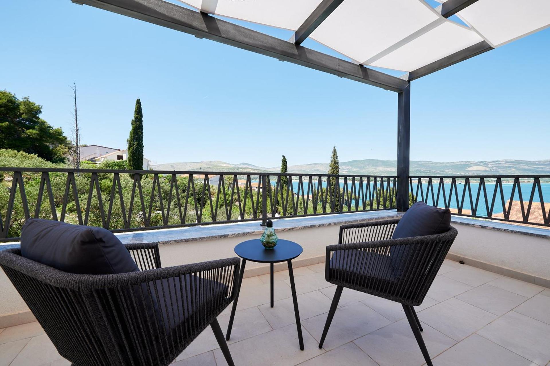 Photo 33