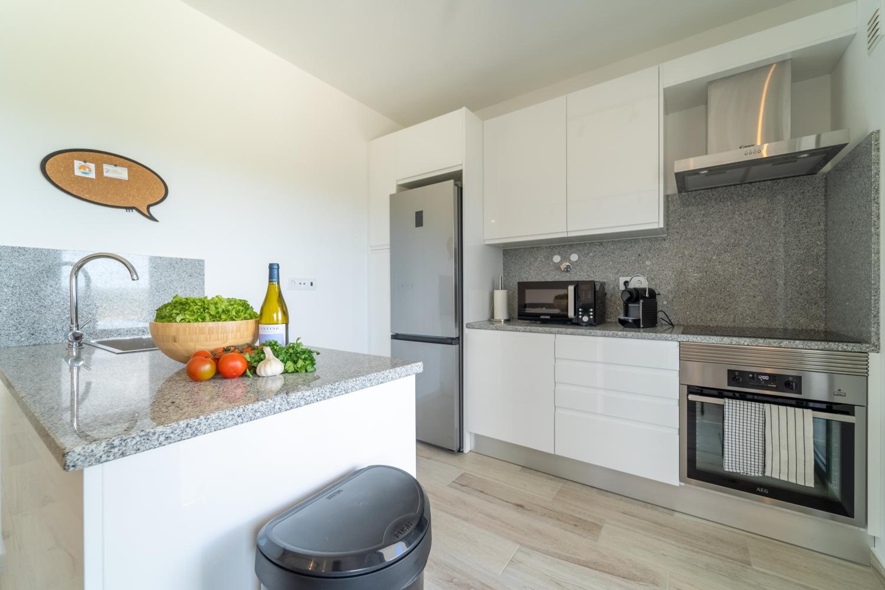A TARAMBOLA - Walking distance to Monte Clerigo and Amoreira beaches view 3