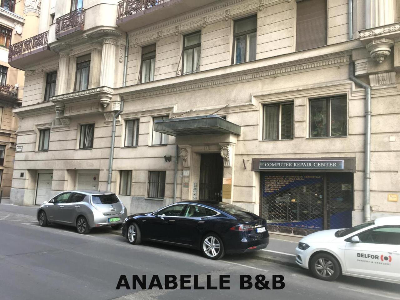 Anabelle Bed and Budapest