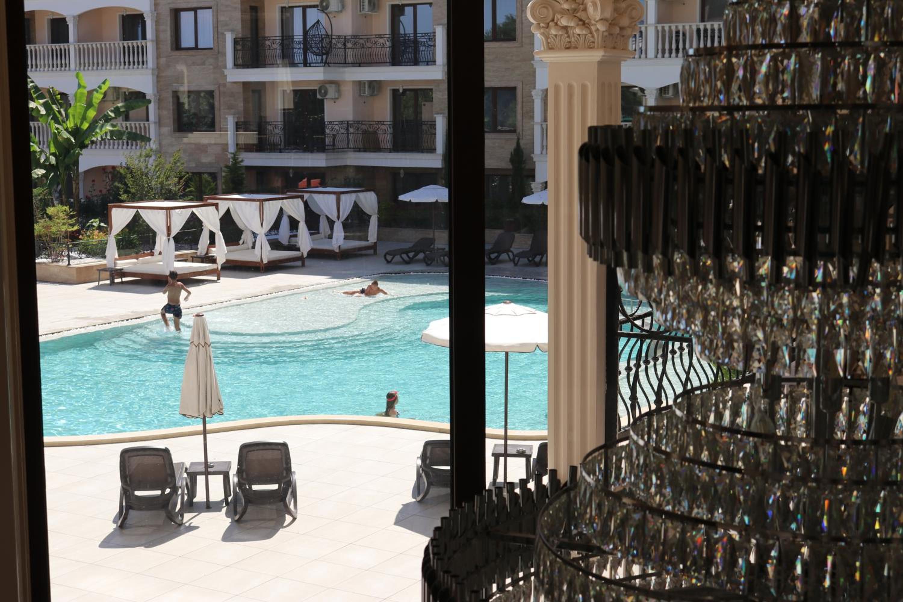 Valencia Gardens Luxury Studios
