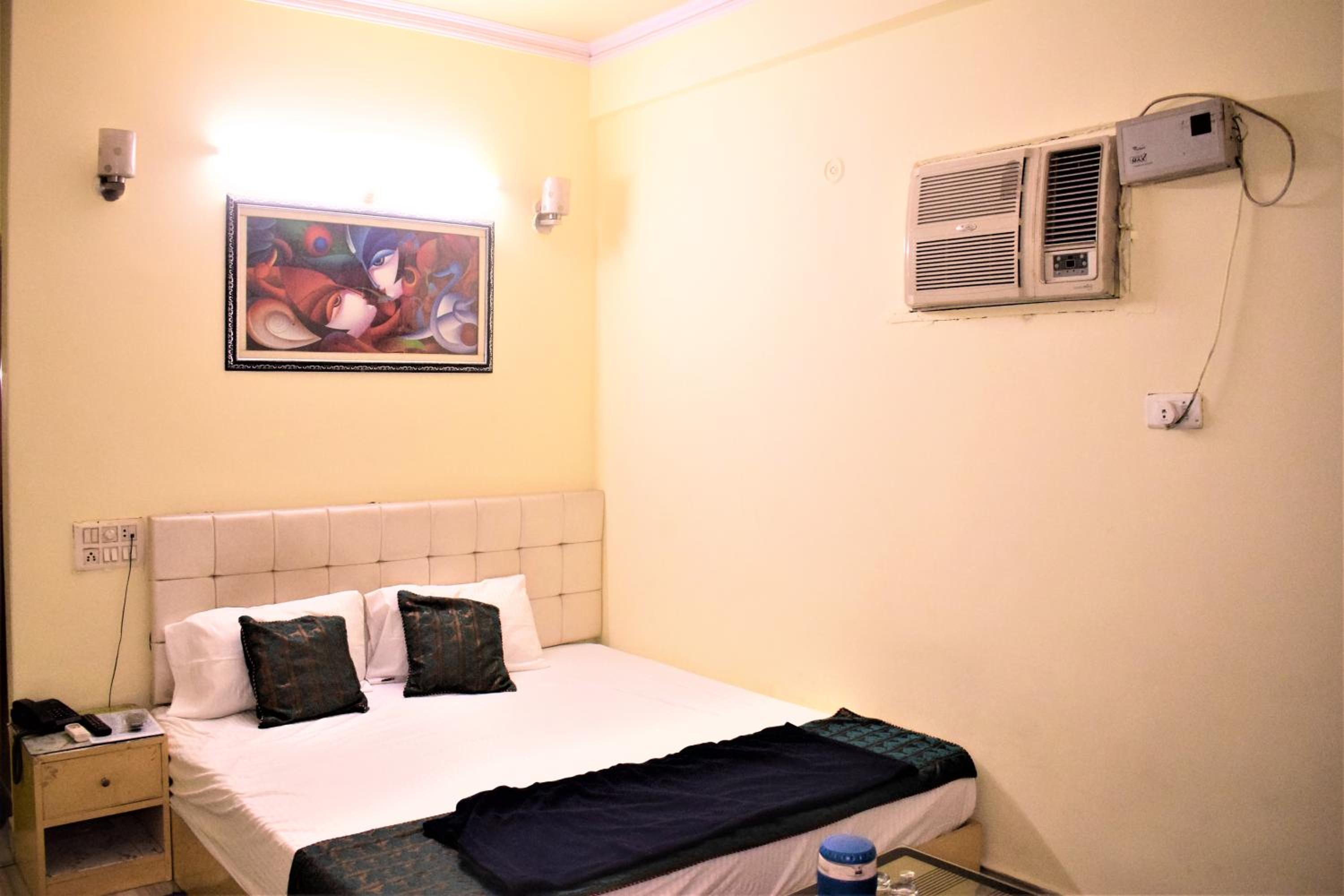 DS Residency Varanasi-Near Mandir-Free Wi-fi-Parking view 4