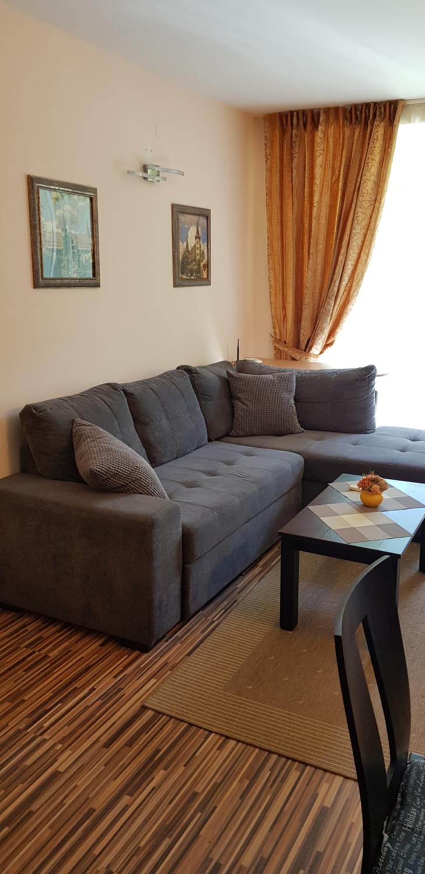 Apartment with green terrace