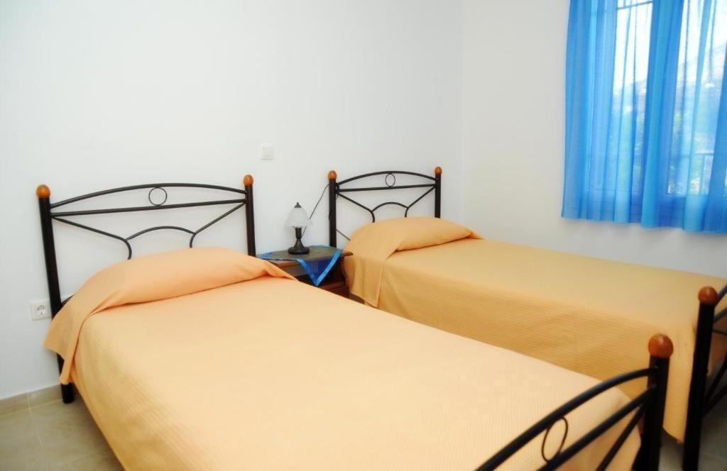 Karyatides Homes