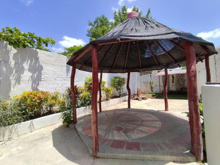 Alojamiento entero, casa amplia, patio, aire, photo 9