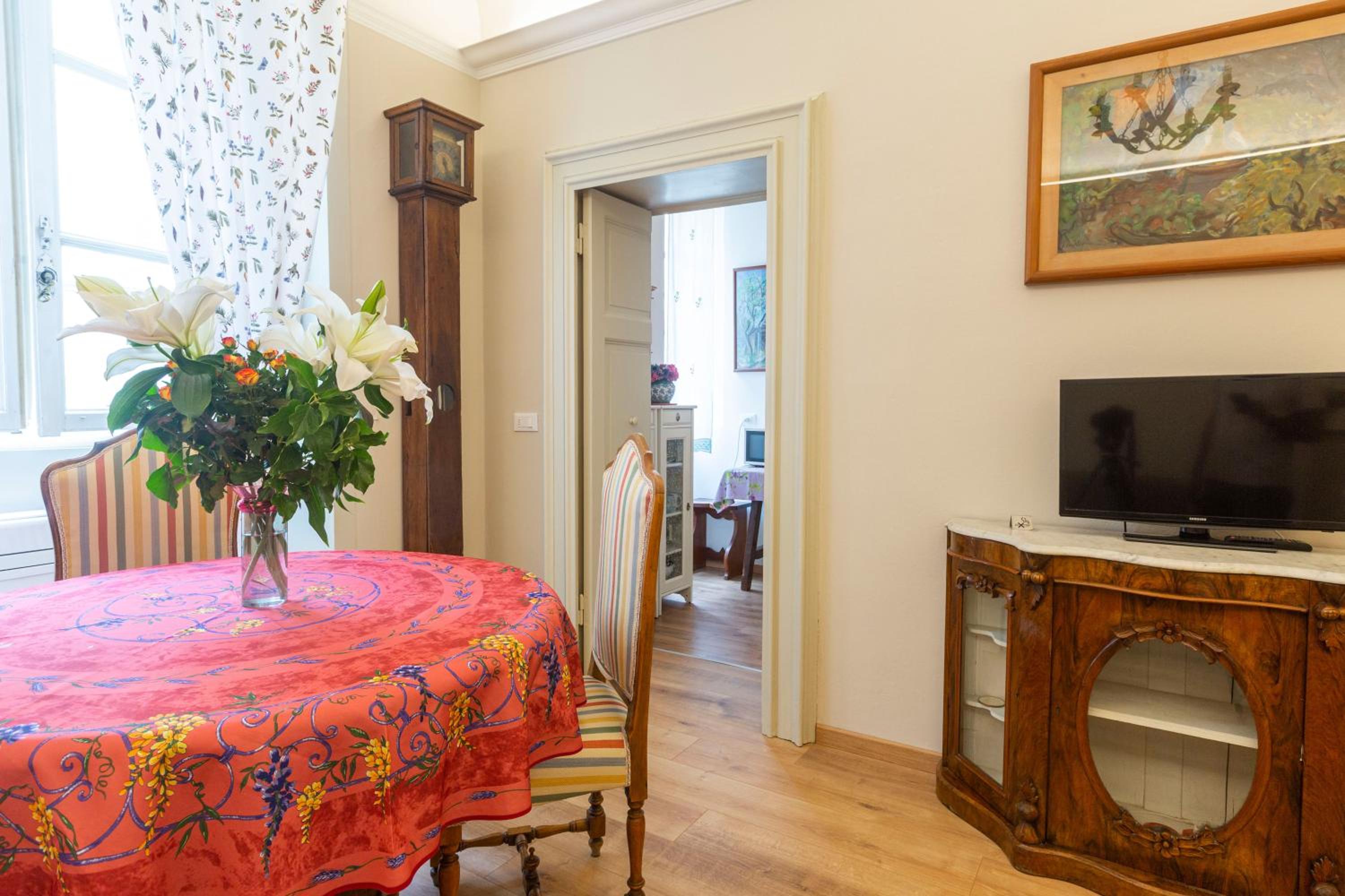 Apartment Vespucci- quite Historic Palace