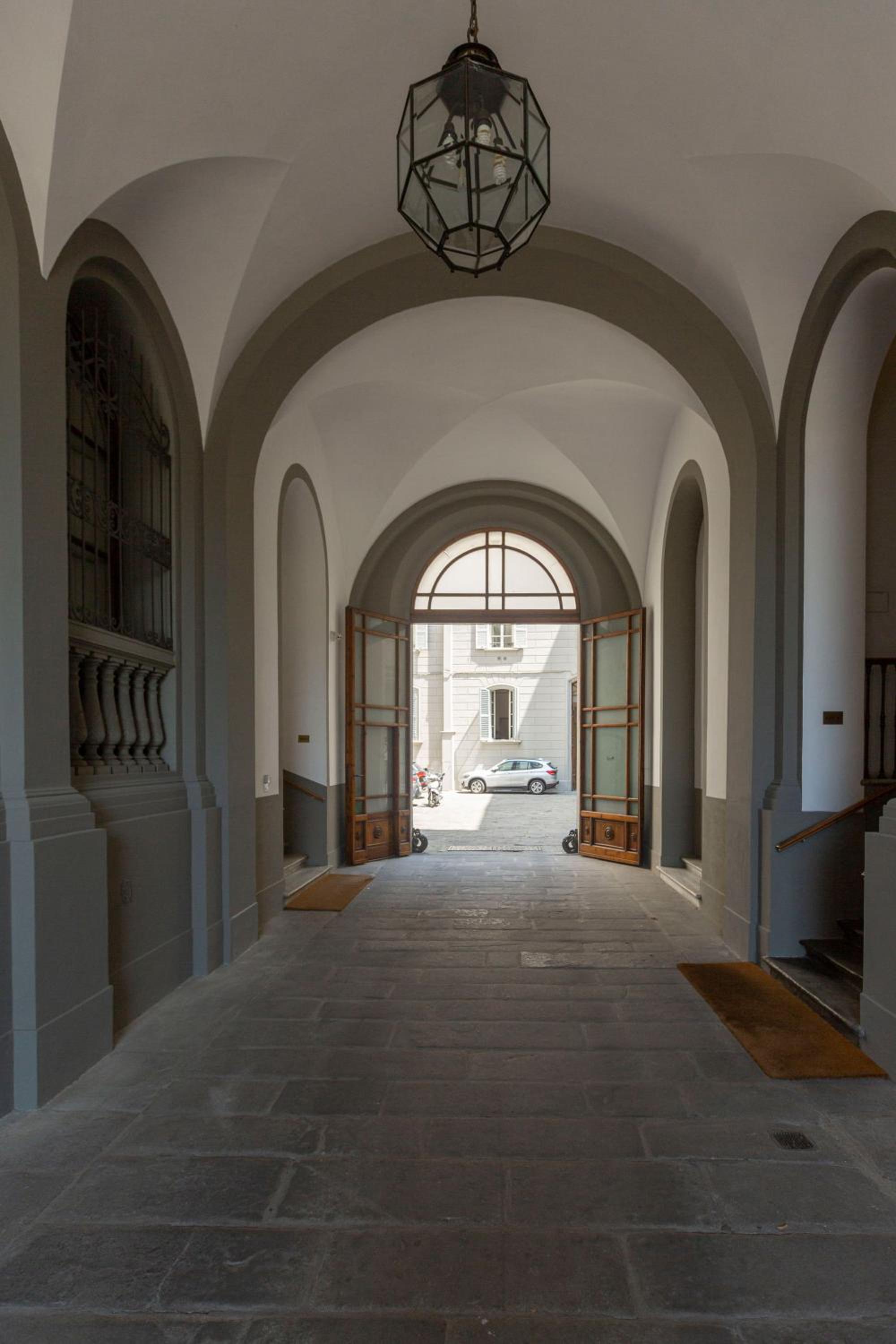 Apartment Vespucci- quite Historic Palace