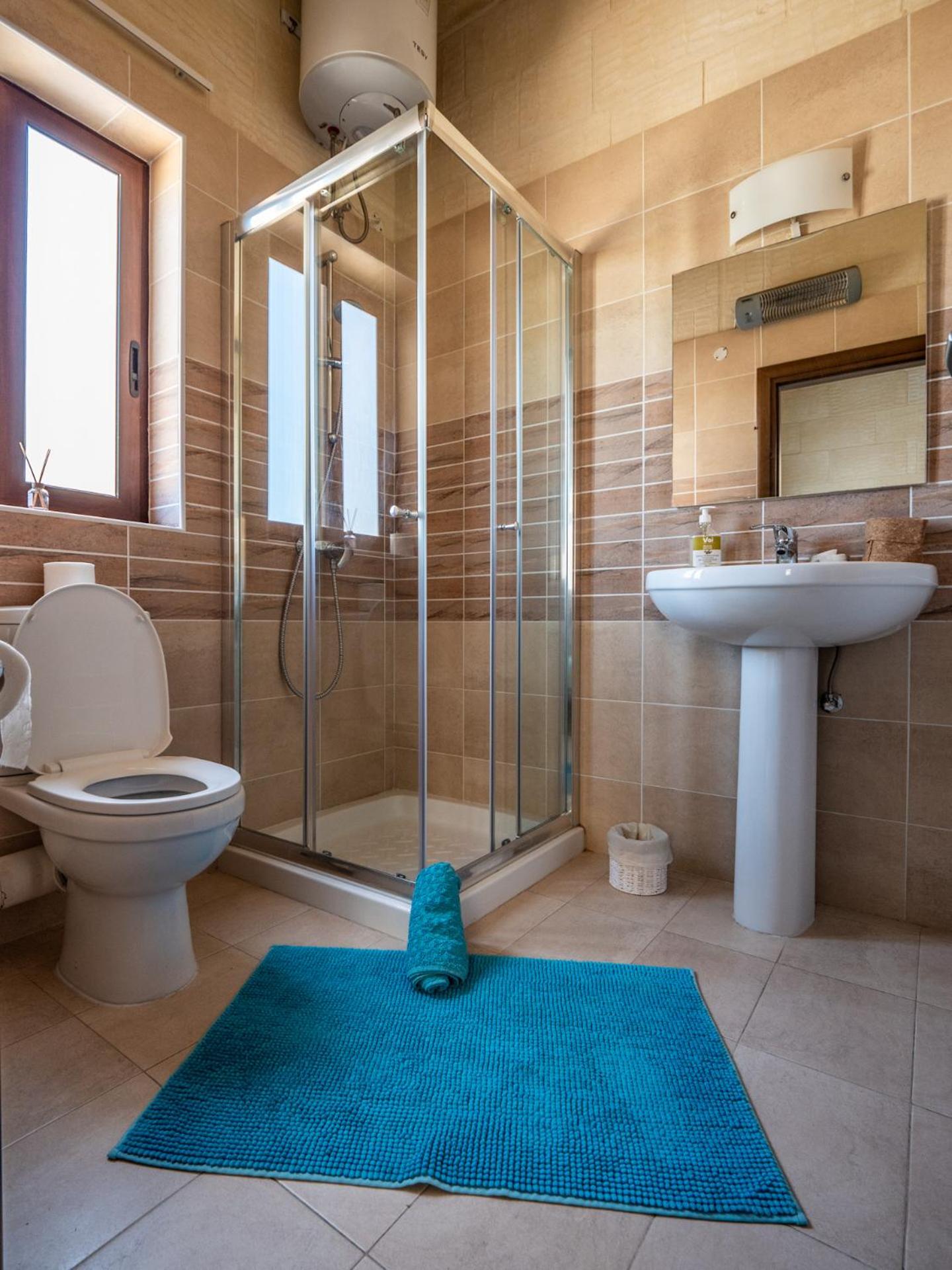 250 yo Tal-Bambinu Boutique Farmhouse