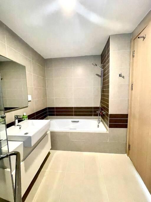 Biggest and luxurious 3brs Rivergate Residence