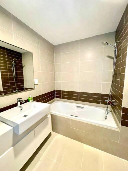 Biggest and luxurious 3brs Rivergate Residence