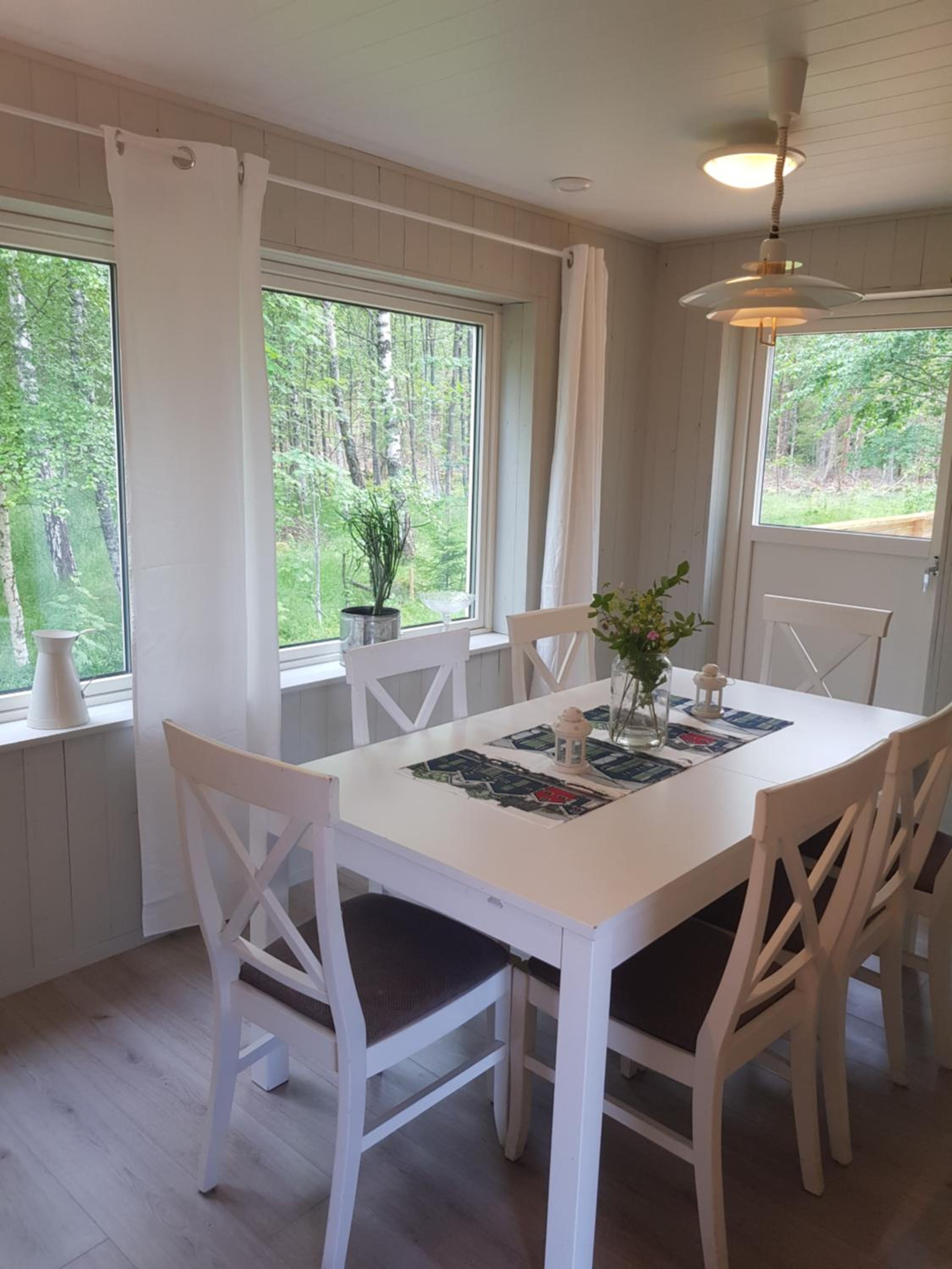 Nytt hus i lugn lantlig miljö