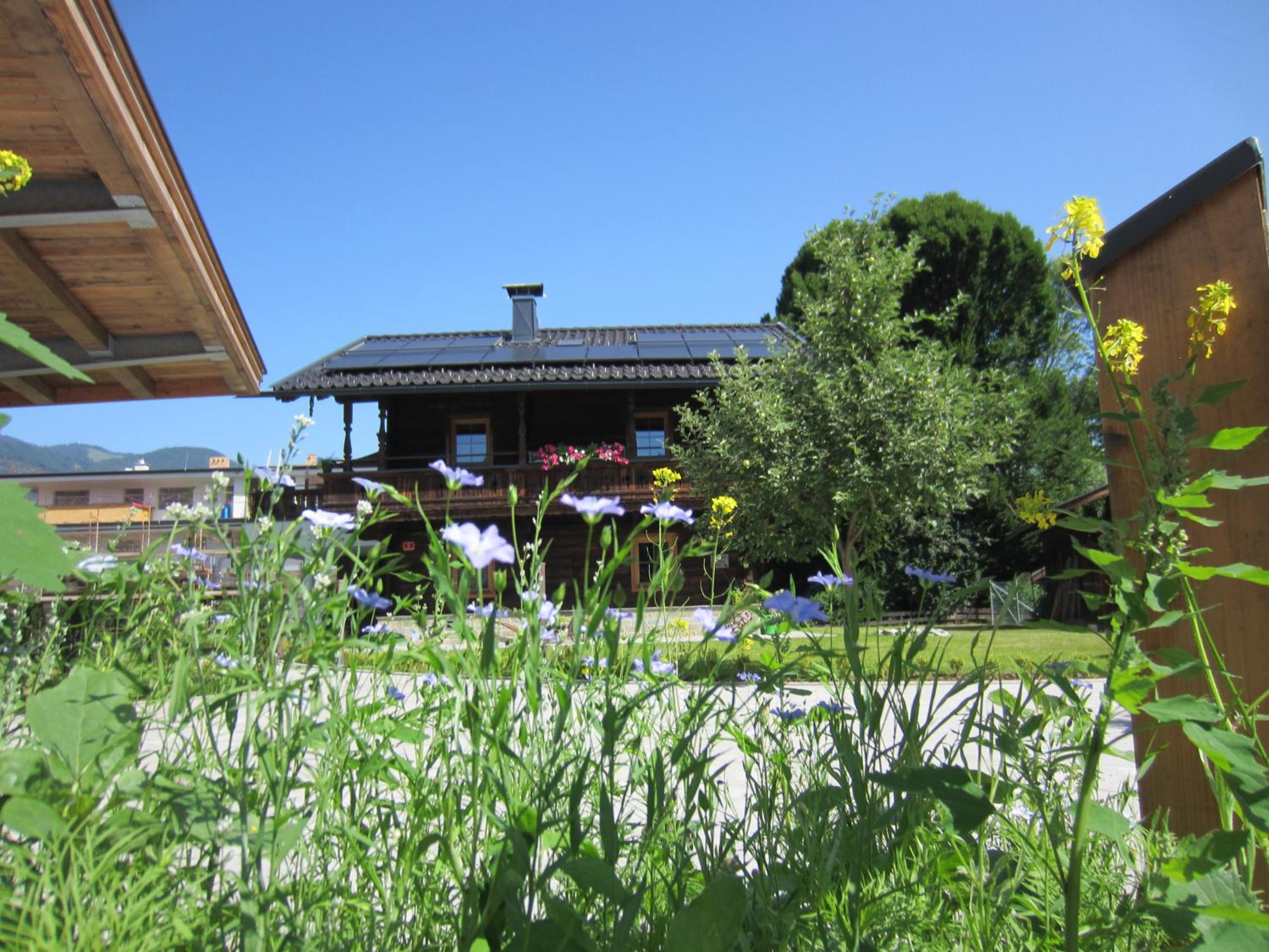 Chalet Fasserhäusl im Zillertal - Sauna ,Hot Tub, Kamin, ideal für Familien view 3