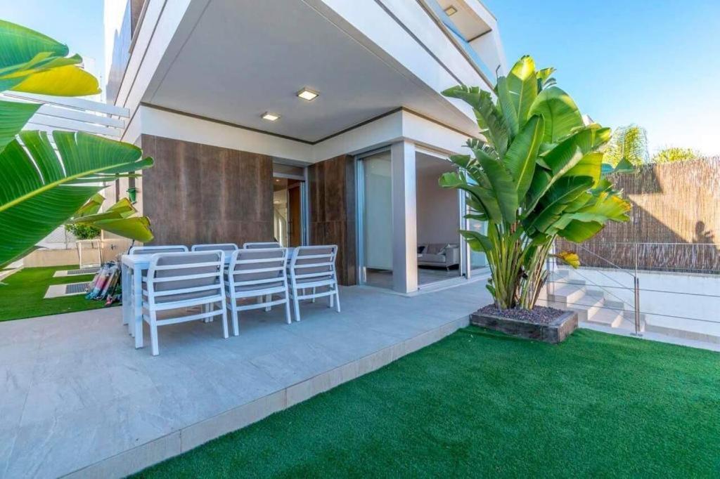 Stunning New Build 3 Bed Villa with Private Pool view 4