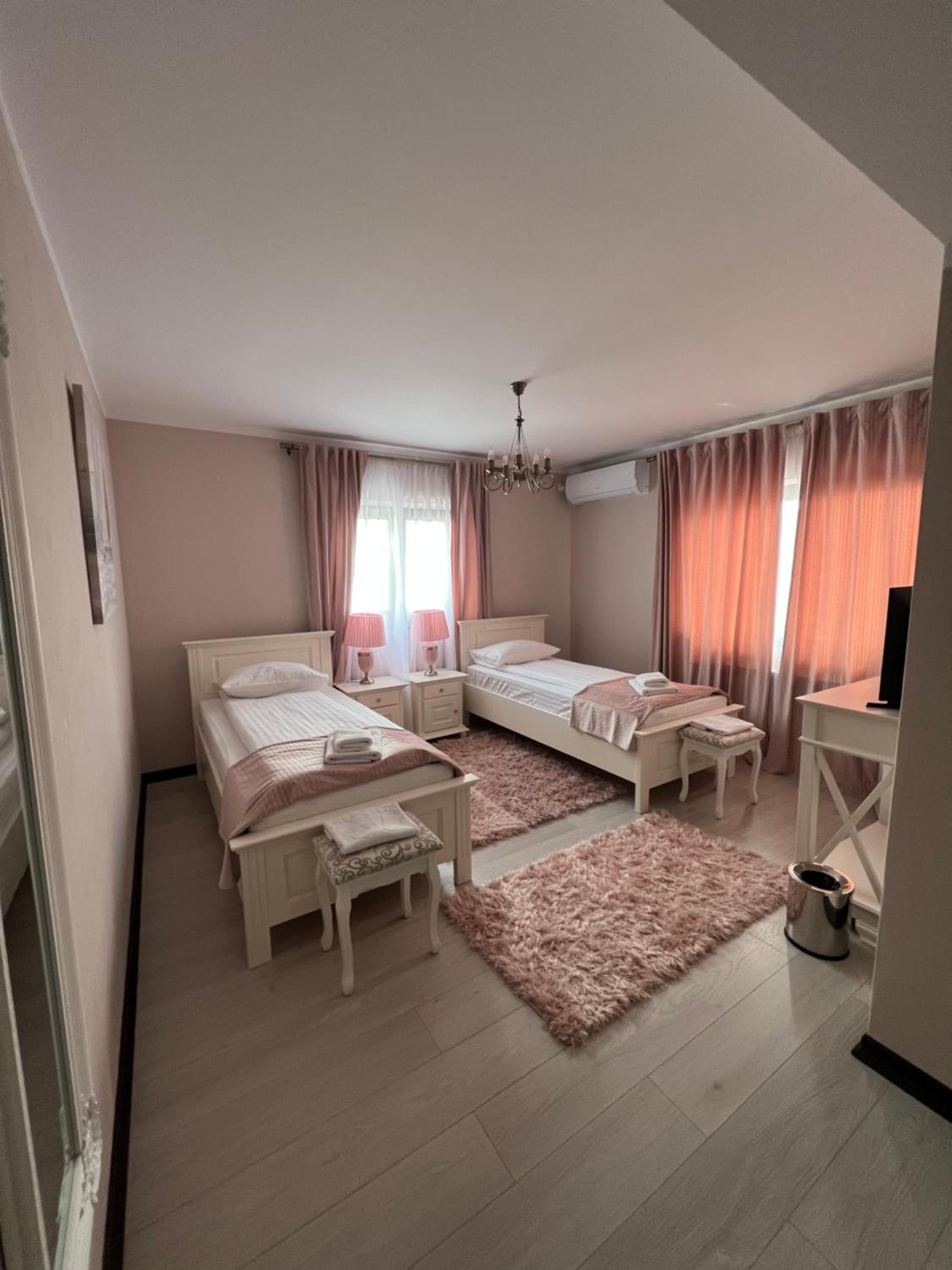 Pensiunea Izora view 5