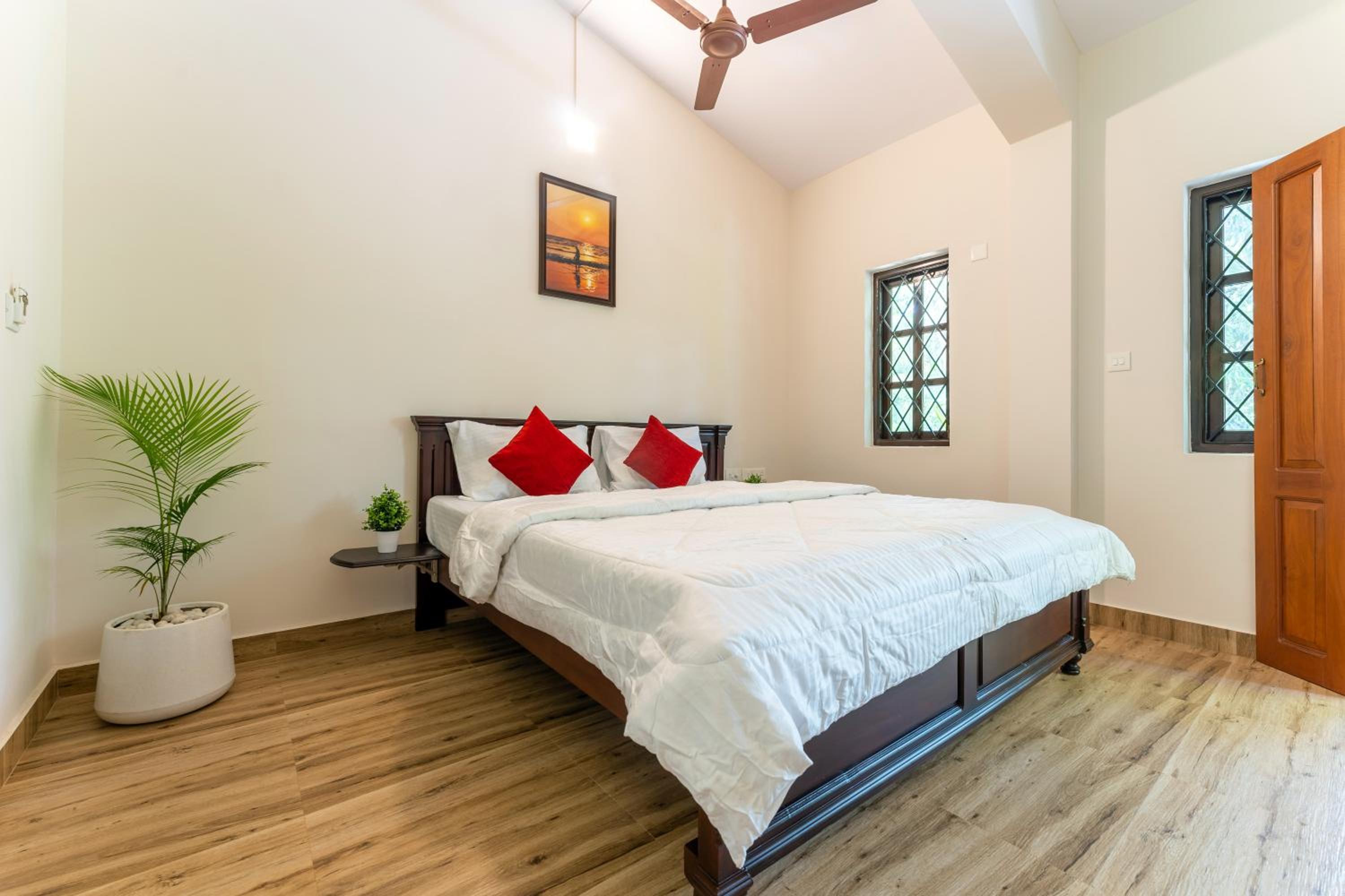 Villa Barbosa, 2 BHK Villa & Luxury Rooms near Colva, Sernabatim, Benaulim Beach view 4