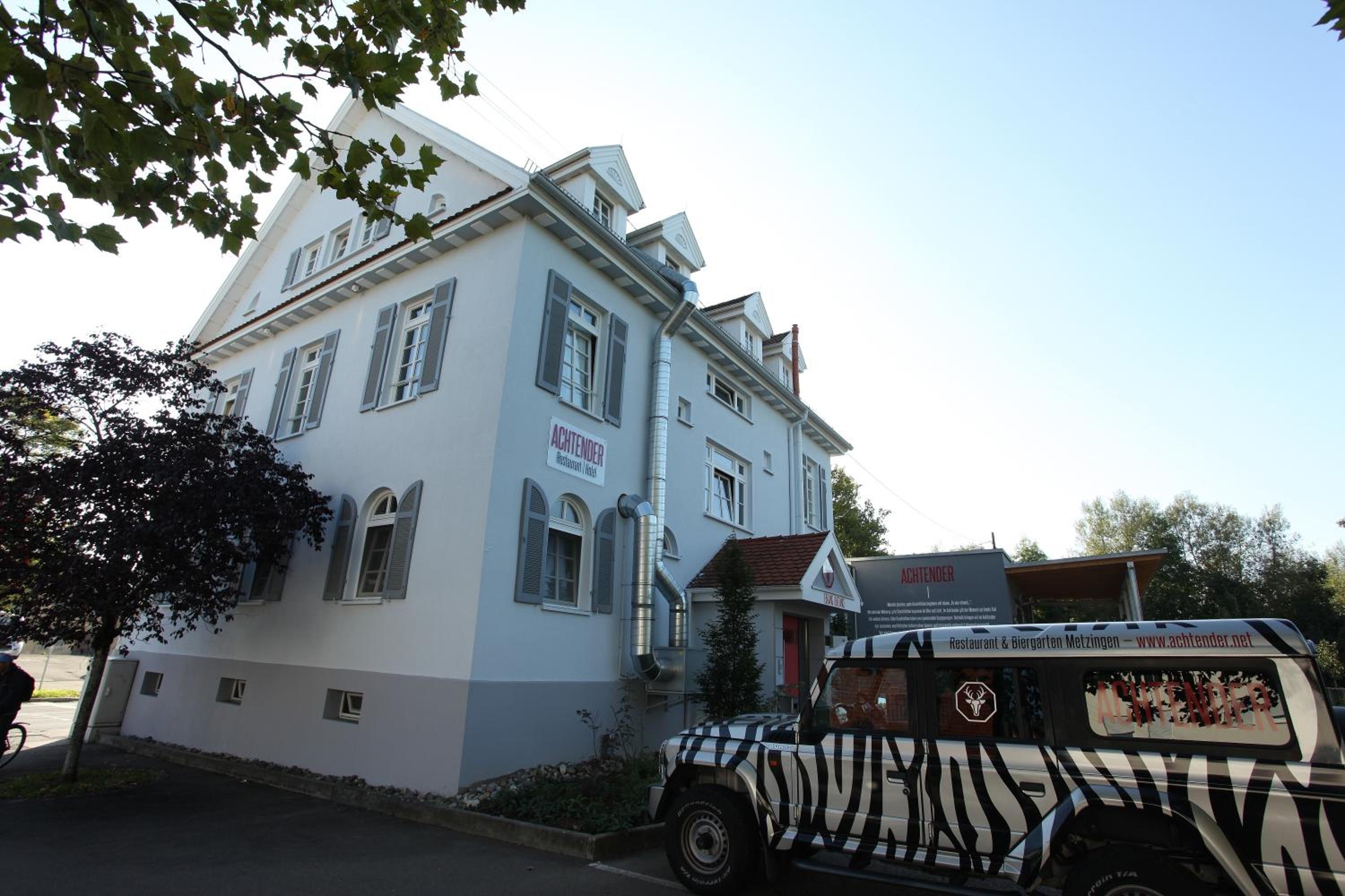 Achtender en Metzingen — building