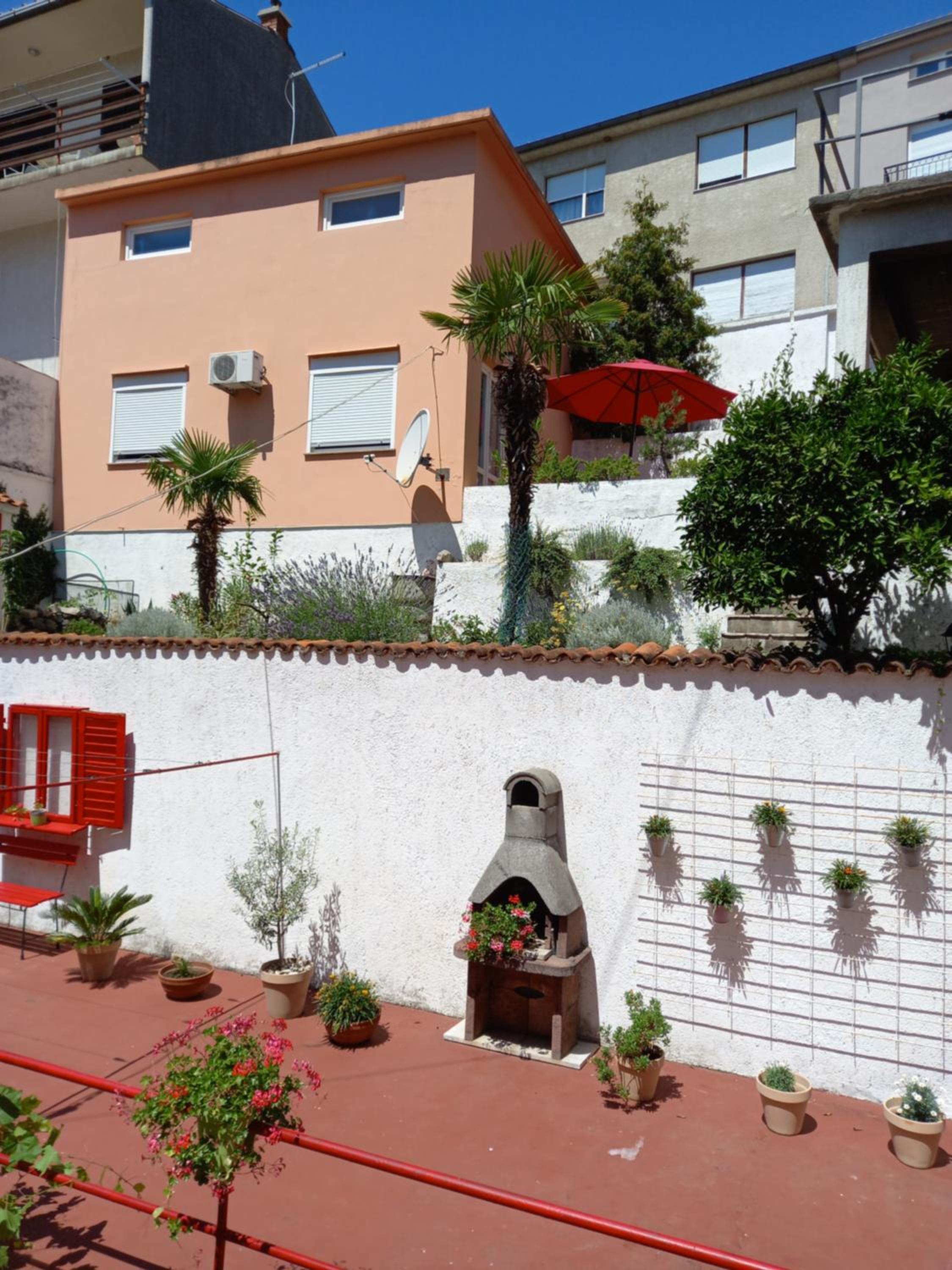 Apartmani Iris i Ana view 2
