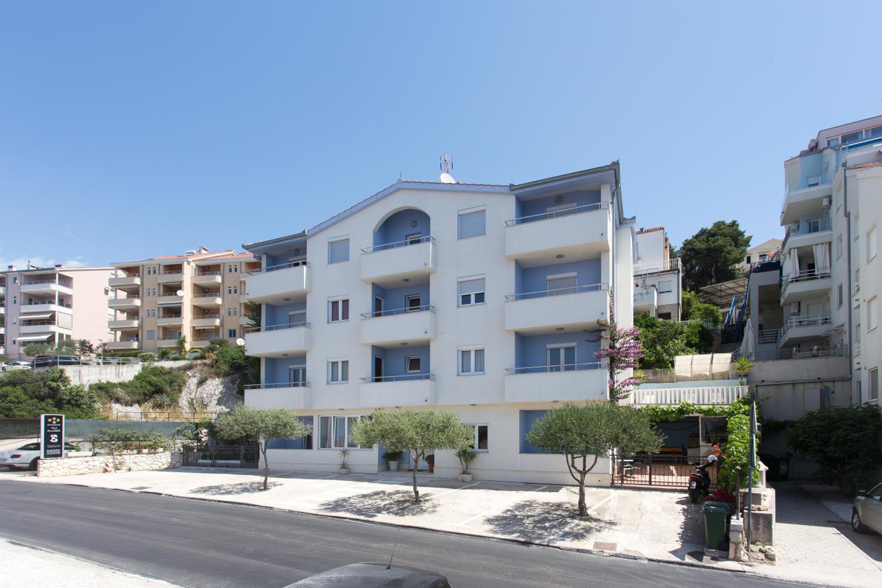Apartments Alajbeg view 4