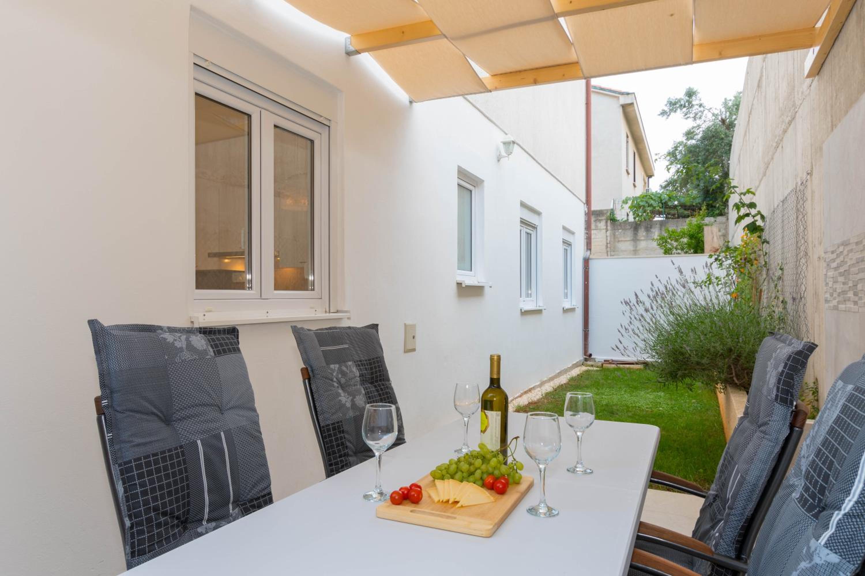 Bora Apartment Pula view 2