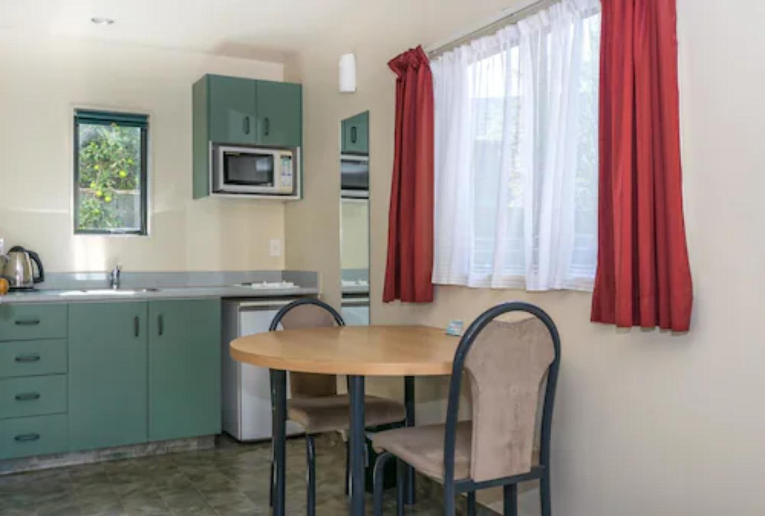 Ashleigh Court Motel