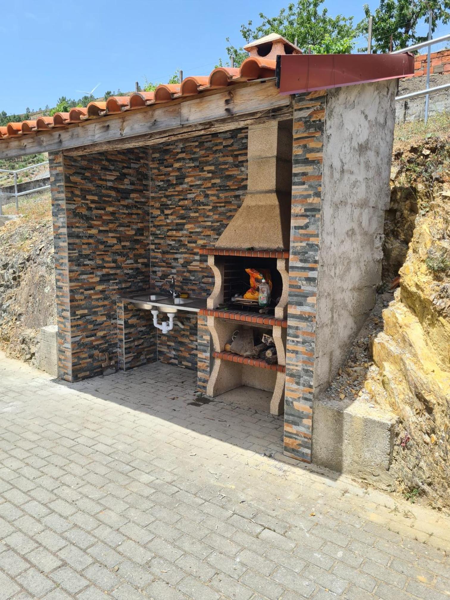 Casas da Escola - "A Escola" - Meãs view 3