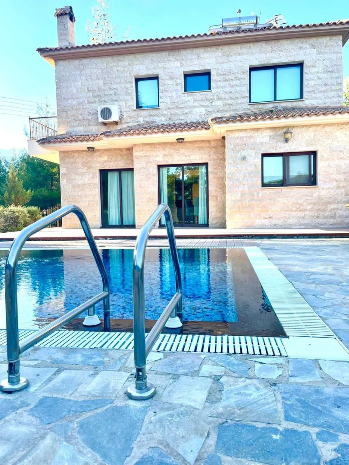 Irinas country home!