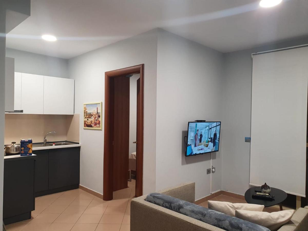 Apartament Mali i Robit