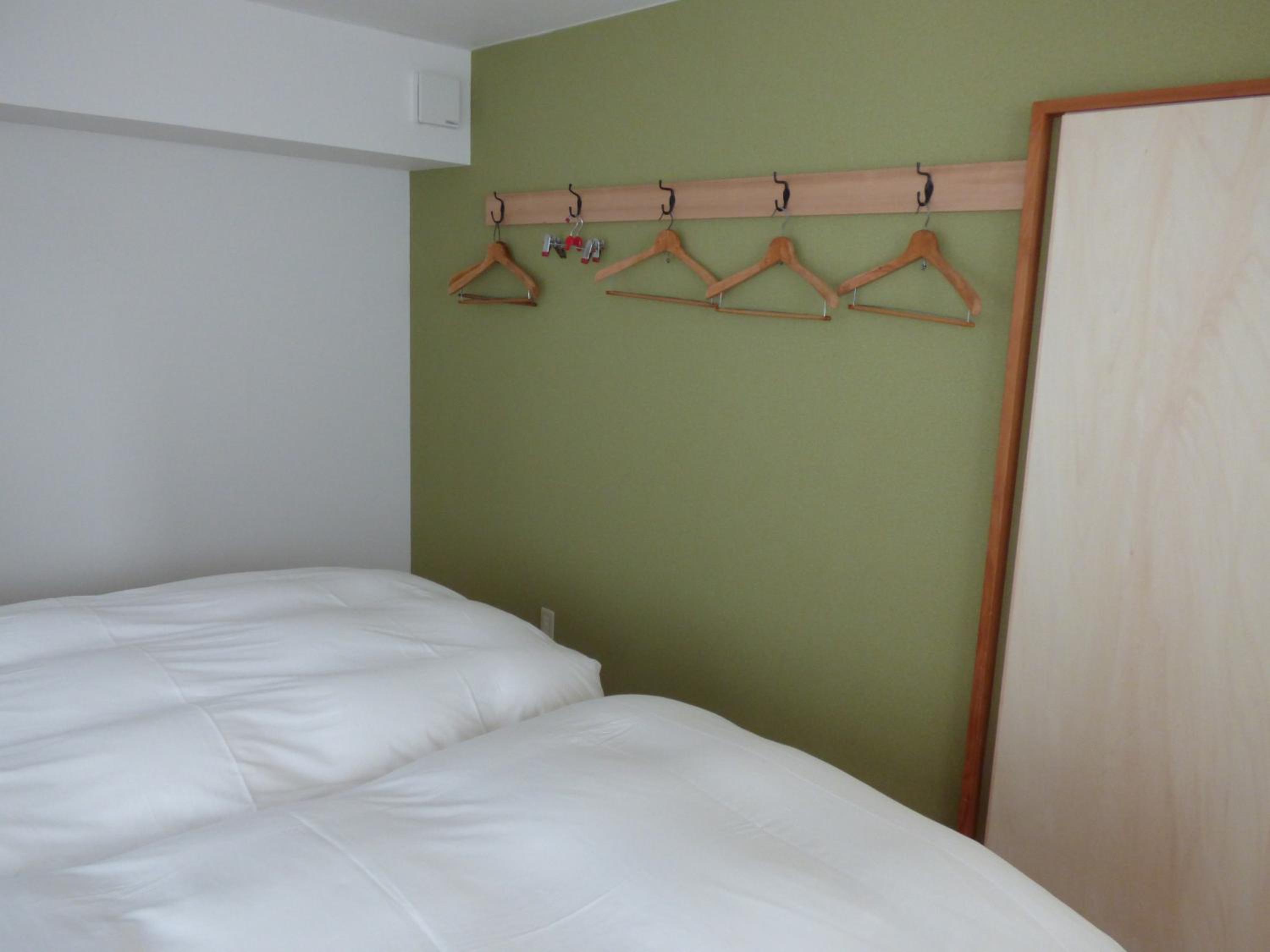 Guesthouse Hyakumanben Cross