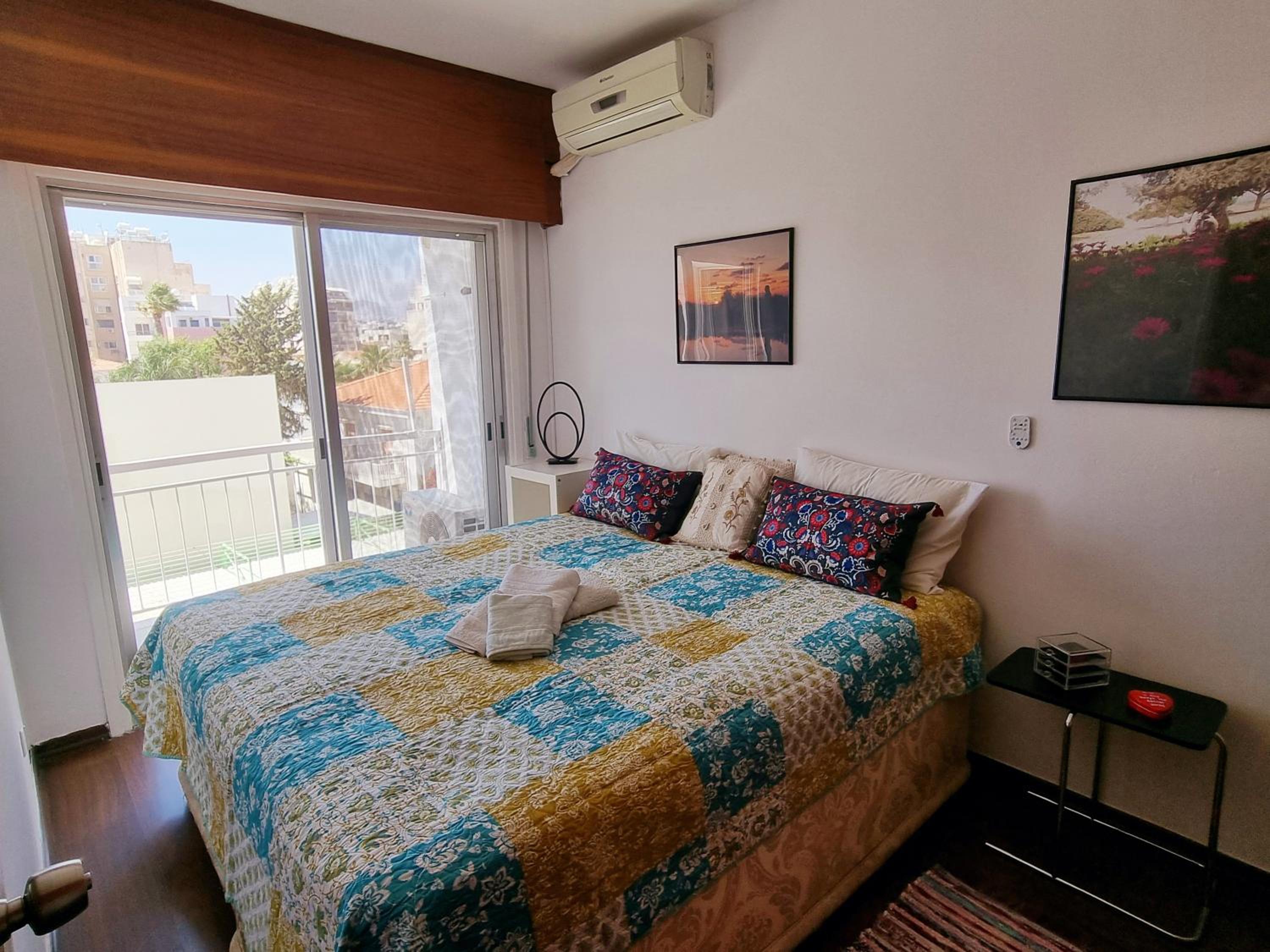 ARTEMIS 3, Beachfront Boutique Apartment
