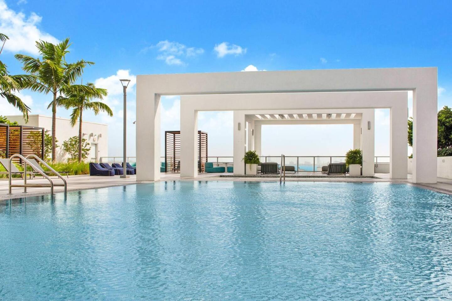 BRAND NEW TOP FLOOR IN THE HEART OF MIAMI