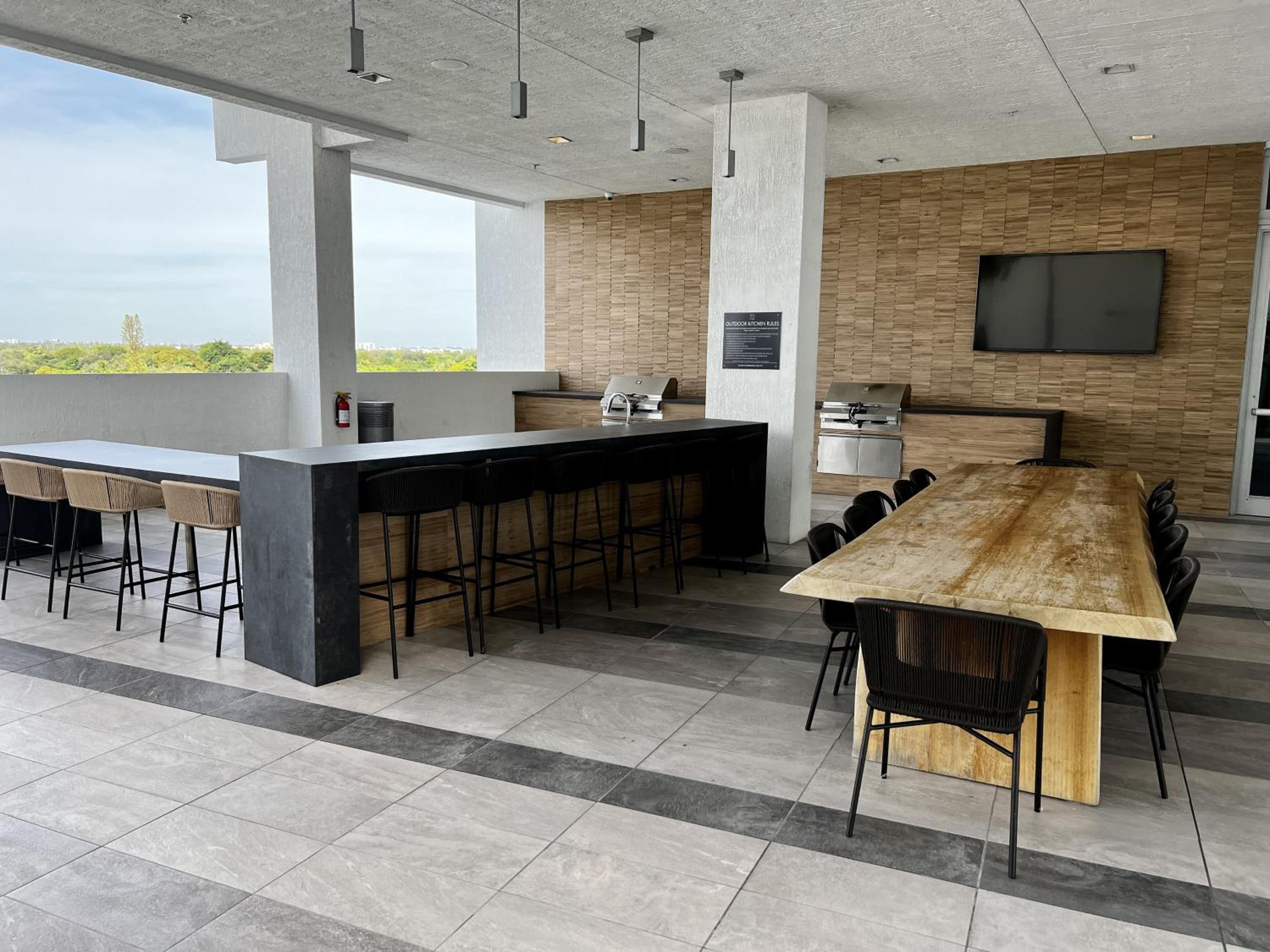 BRAND NEW TOP FLOOR IN THE HEART OF MIAMI