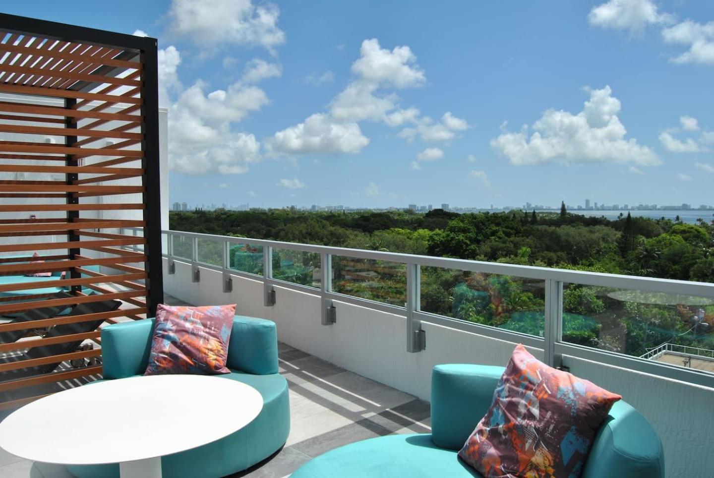 BRAND NEW TOP FLOOR IN THE HEART OF MIAMI