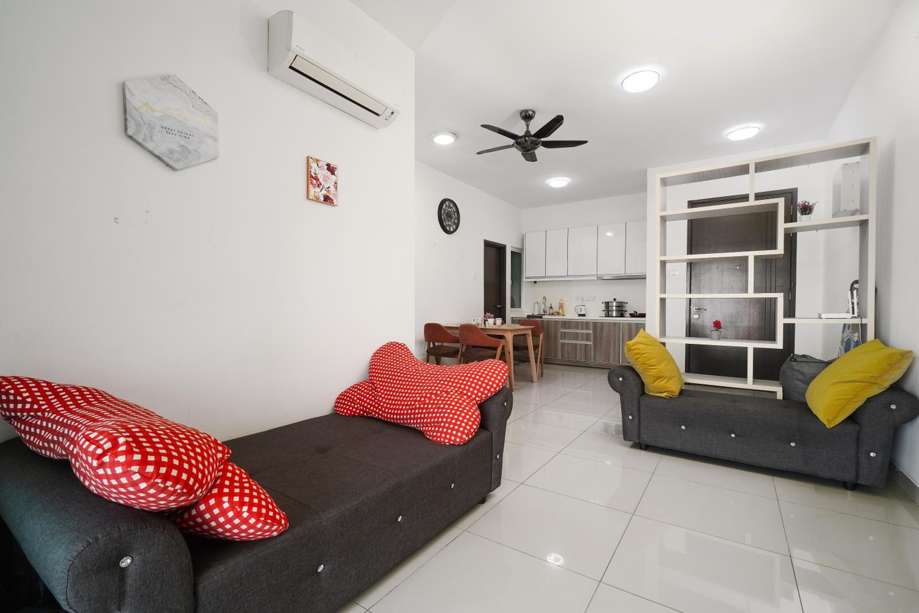 LOVELY 2BR MAJESTIC CONDO 6 PAX POOL VIEW photo 8