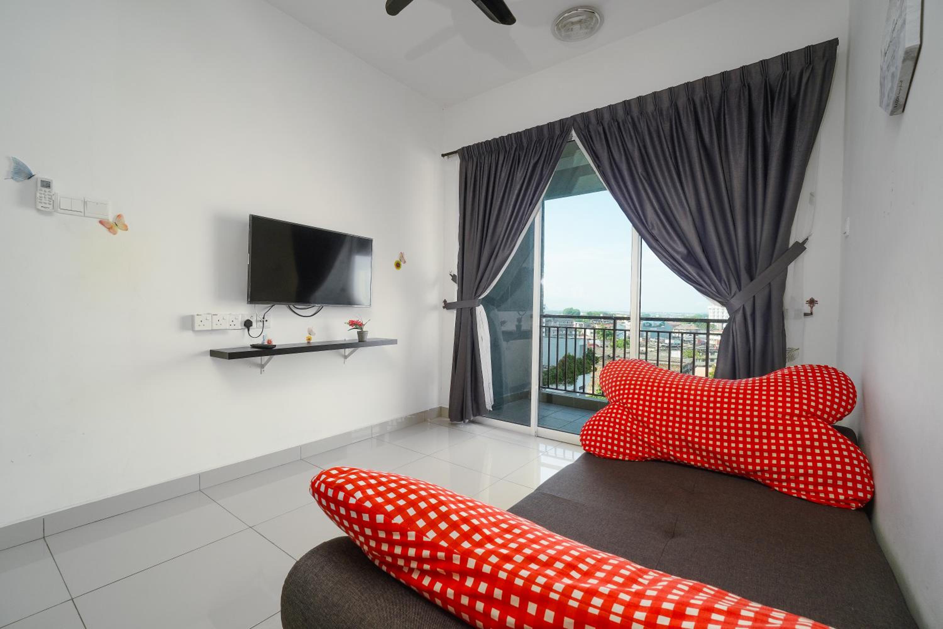 LOVELY 2BR MAJESTIC CONDO 6 PAX POOL VIEW photo 2