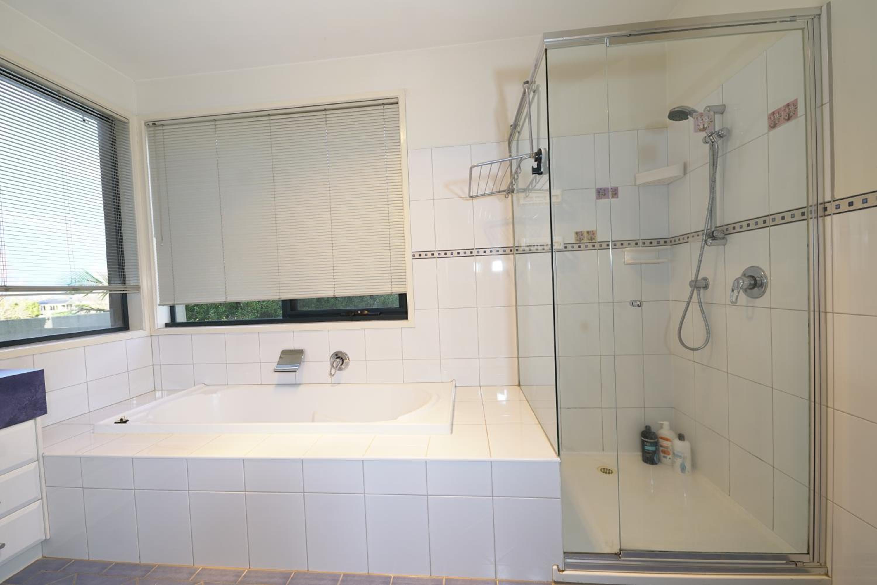 Luxury 7BRM Entire House Lakeview BlackSwans Wifi BBQ Resort