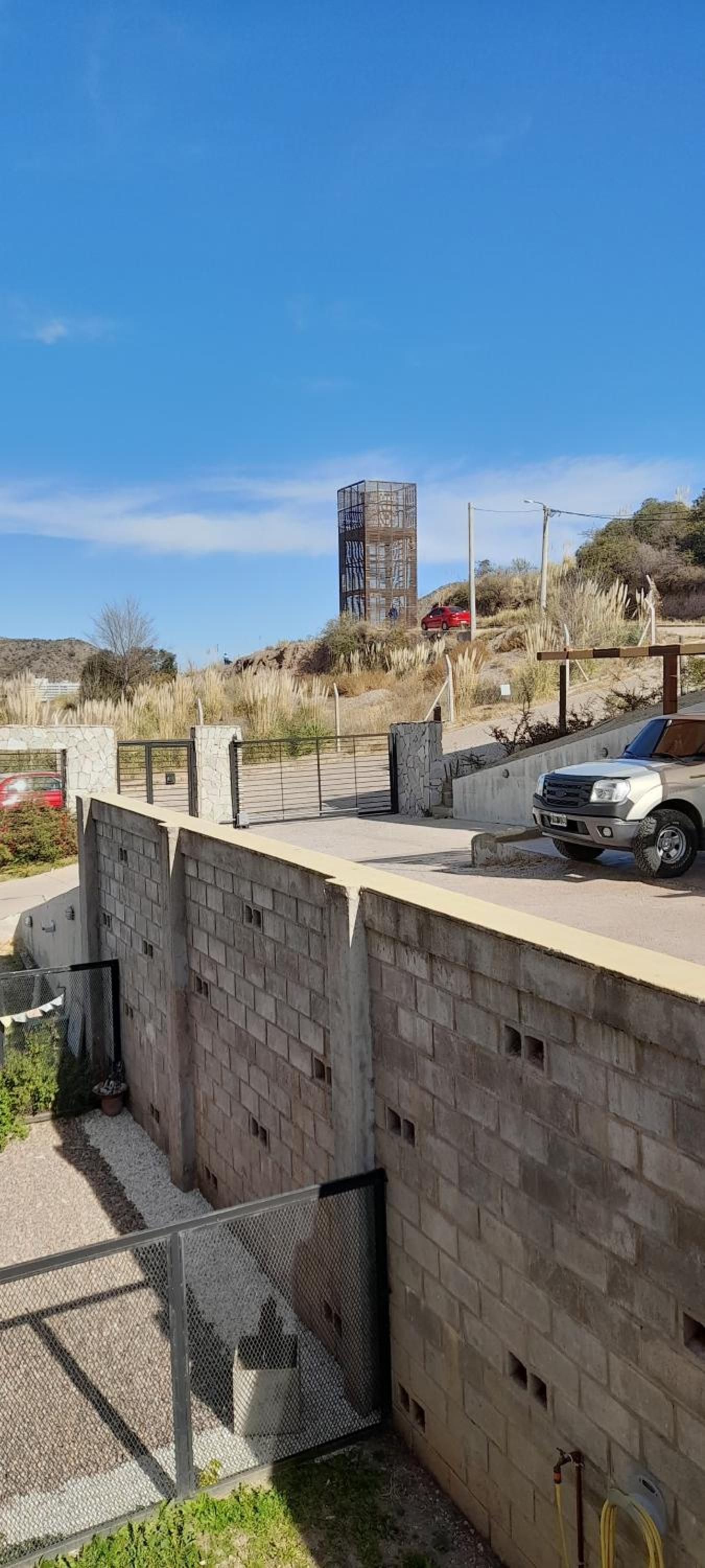 DEPARTAMENTO en POTRERO DE LOS FUNES frente al lago