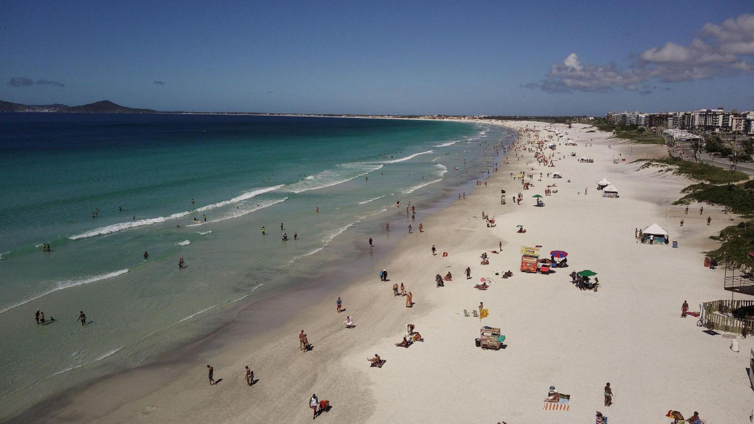 Cabo Frio: House for 8, barbecue area and garage