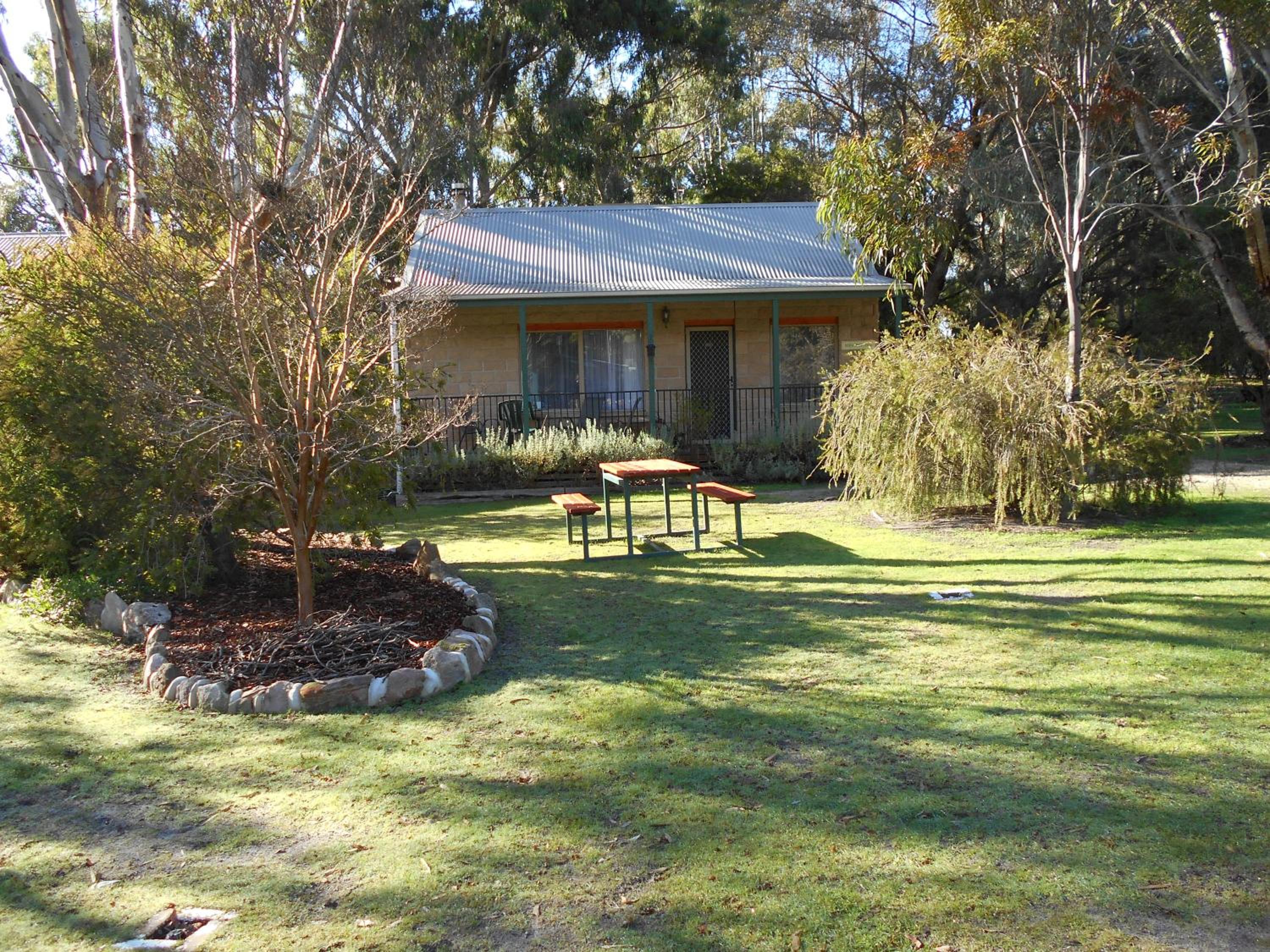 Grampians View Cottages and Units