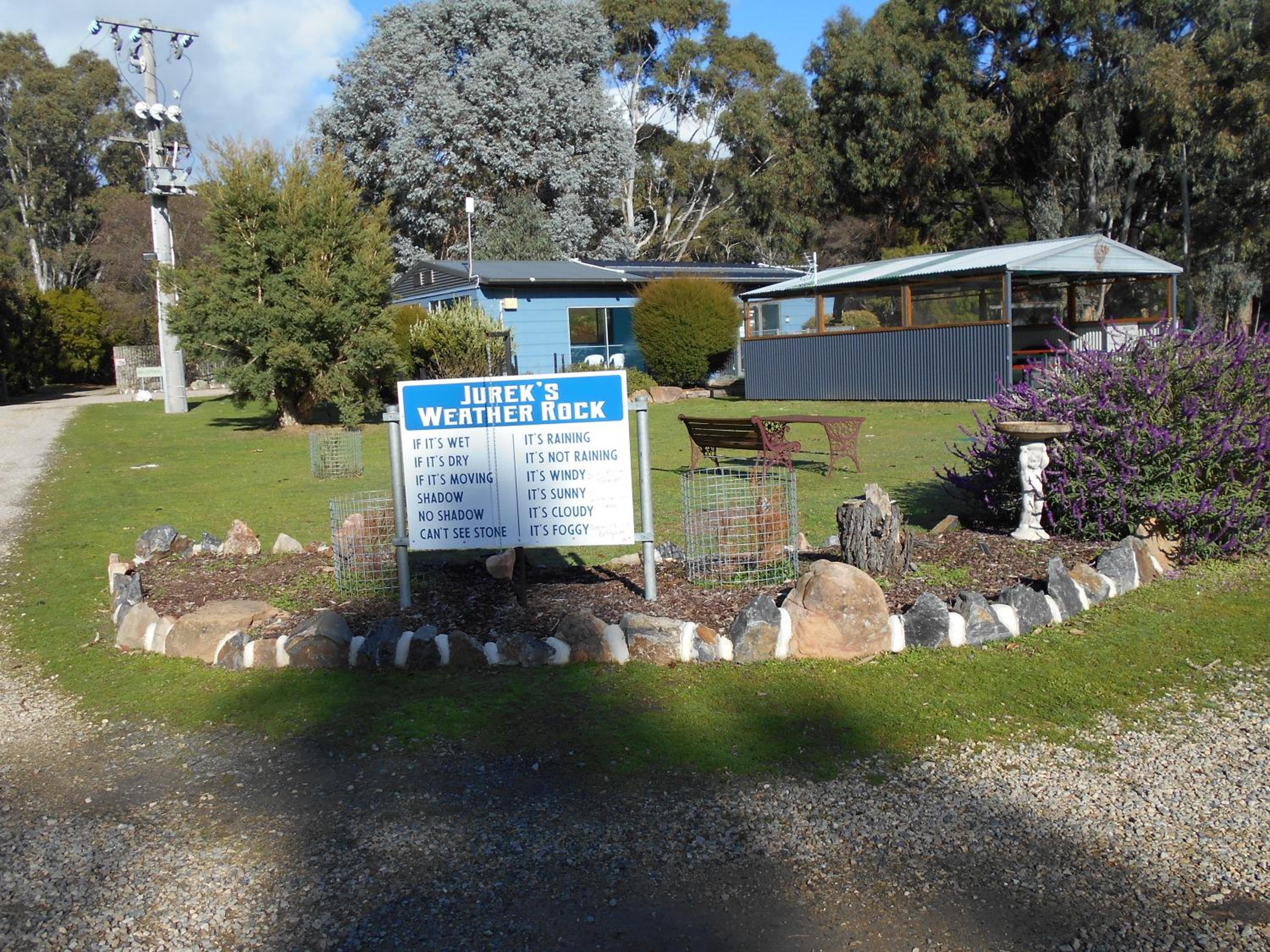 Grampians View Cottages and Units
